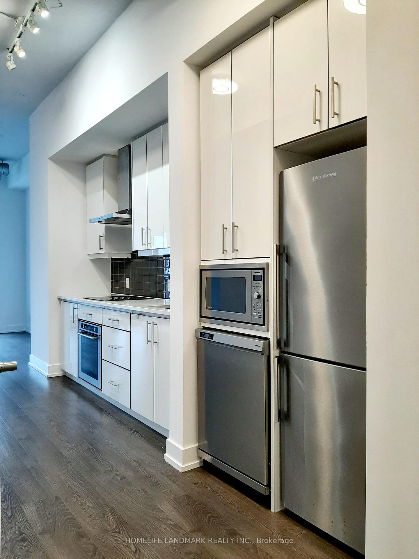 Photo 9 of Unit 1011, 75 The Donway, North York, Banbury-Don Mills — HOMEH