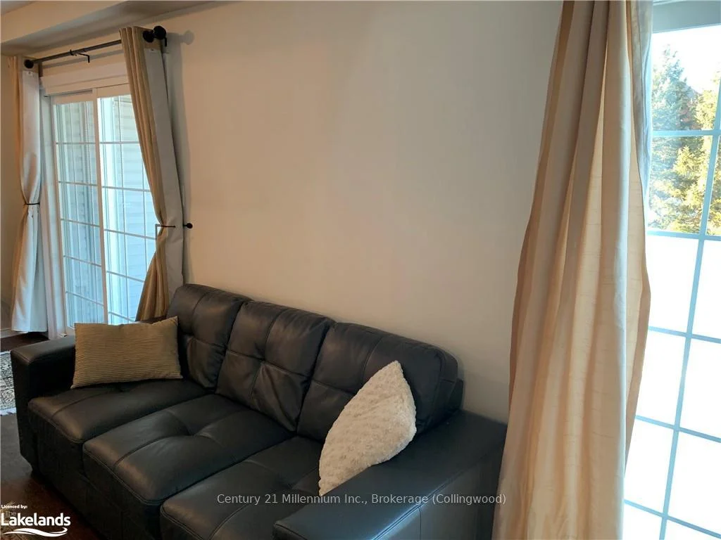 Photo 9 of Unit 1, 146 Settlers Way, Blue Mountains — HOMEH