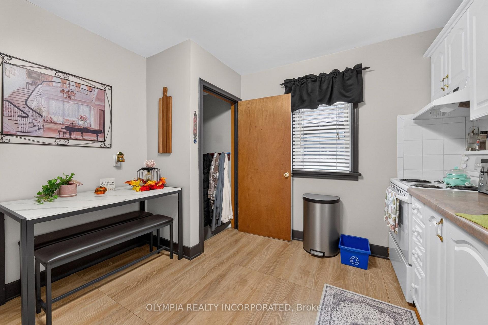 Photo 10 of 3180 Sinnicks Avenue W, Niagara Falls, Church's Lane — HOMEH