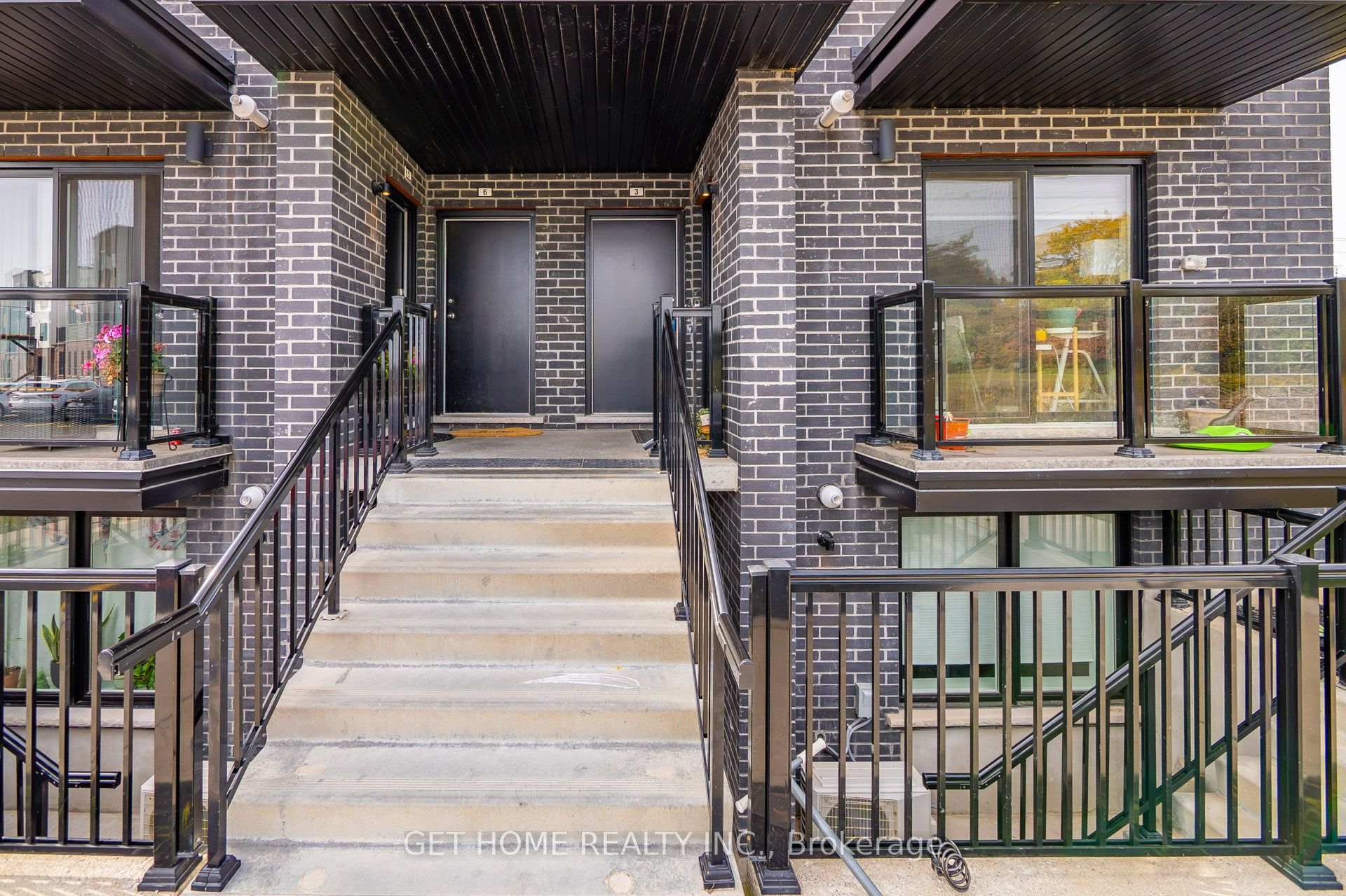 Photo 4 of Unit 3, 235 Chapel Hill Drive, Kitchener, Doon South — HOMEH