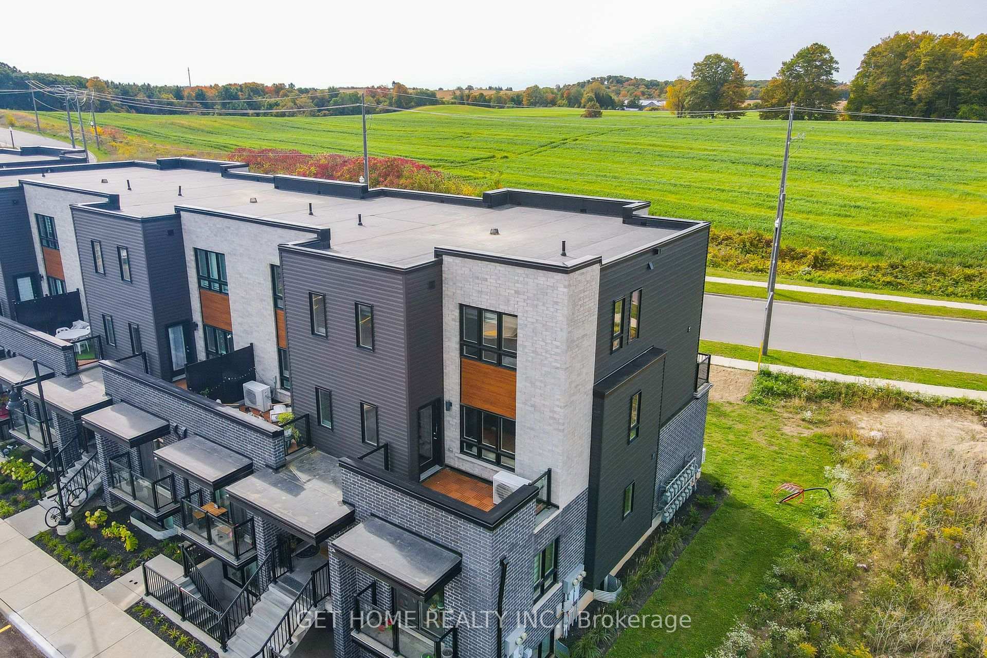 Photo 40 of Unit 3, 235 Chapel Hill Drive, Kitchener, Doon South — HOMEH