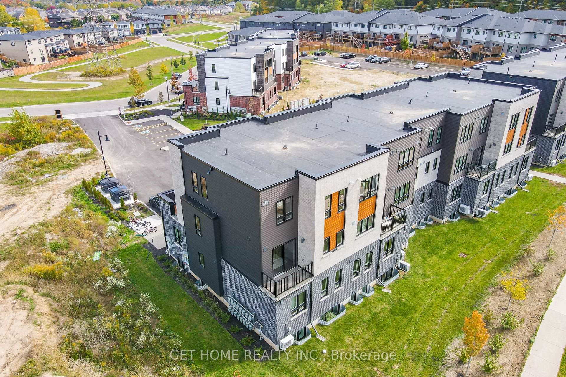 Photo 41 of Unit 3, 235 Chapel Hill Drive, Kitchener, Doon South — HOMEH