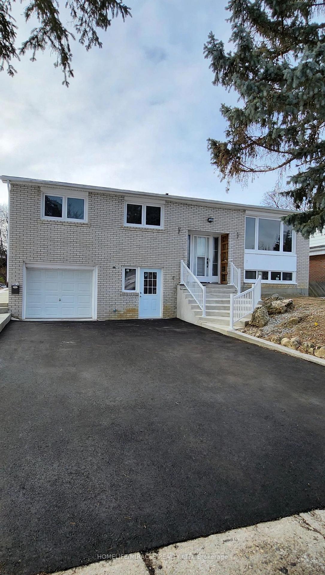 Photo of Unit Main, 219 Mcmurchy Avenue