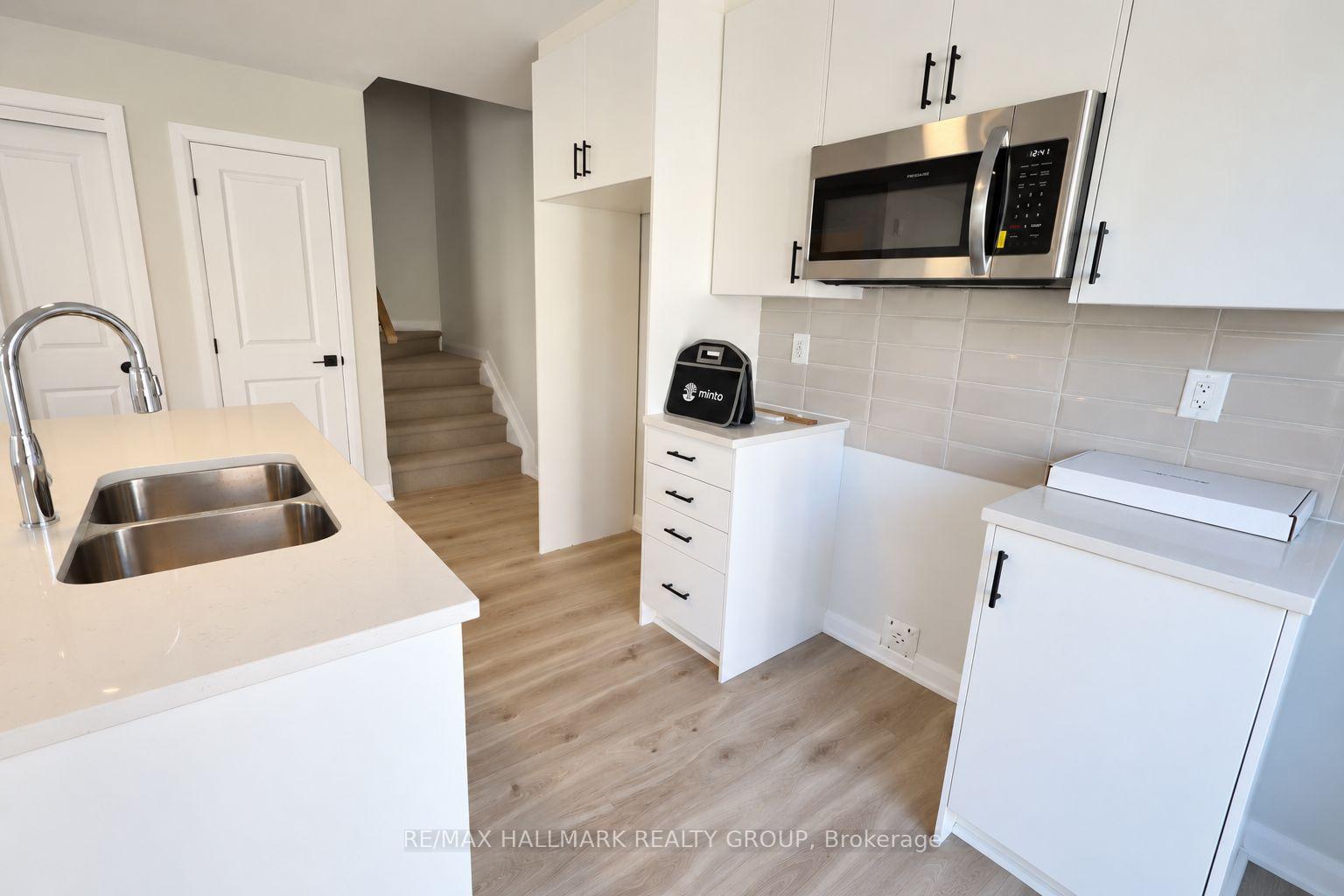 Photo 6 of Unit 2, 1001 Glenroy Gilbert Drive, Ottawa, Barrhaven - Strandherd — HOMEH