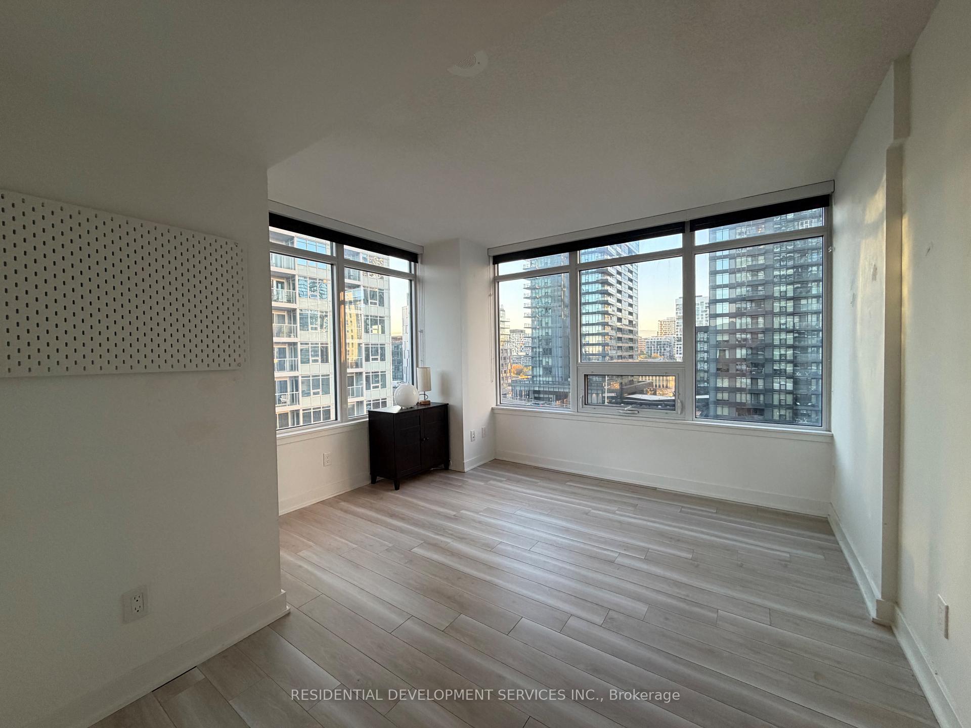 Photo 9 of Unit 906, 17 Bathurst Street, Toronto, Waterfront Communities — HOMEH