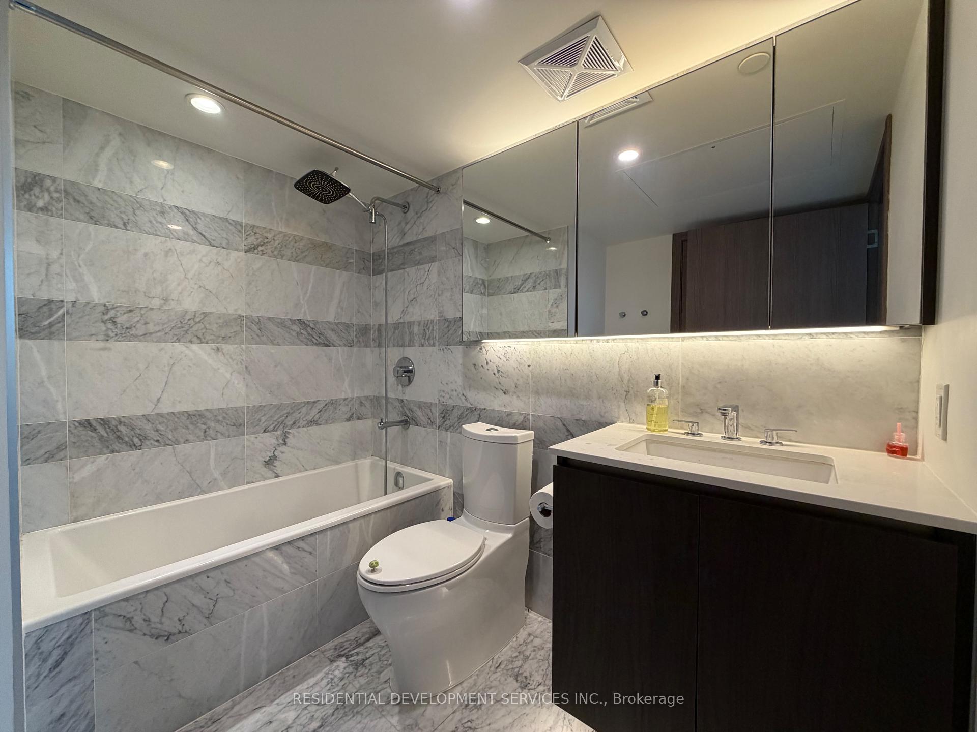 Photo 11 of Unit 906, 17 Bathurst Street, Toronto, Waterfront Communities — HOMEH