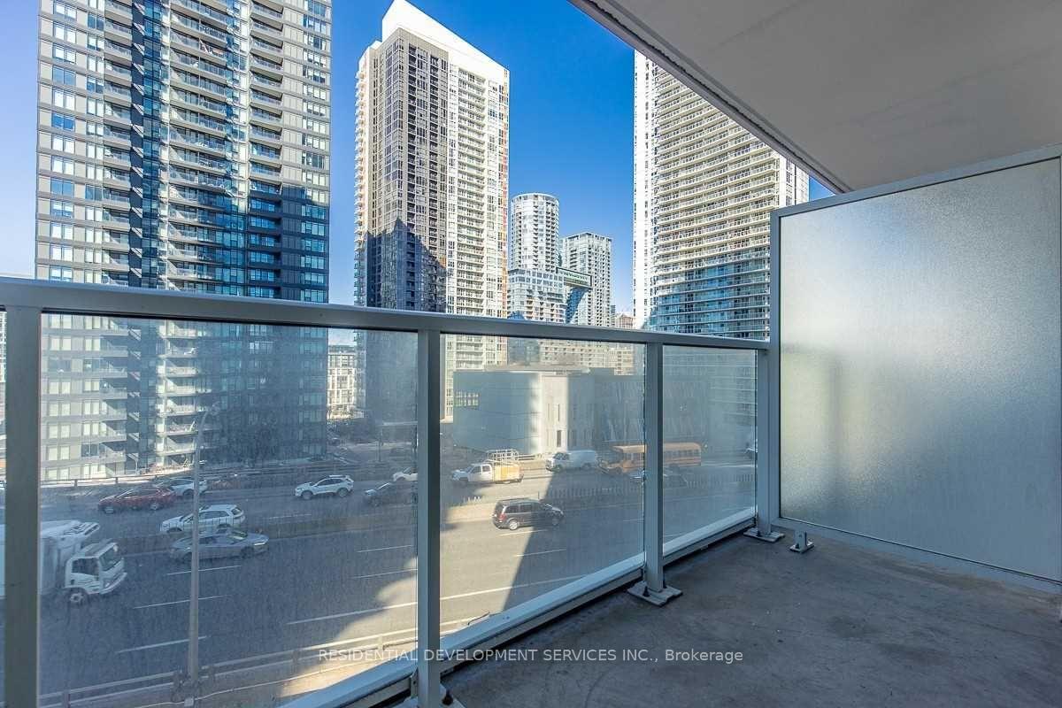 Photo 14 of Unit 906, 17 Bathurst Street, Toronto, Waterfront Communities — HOMEH