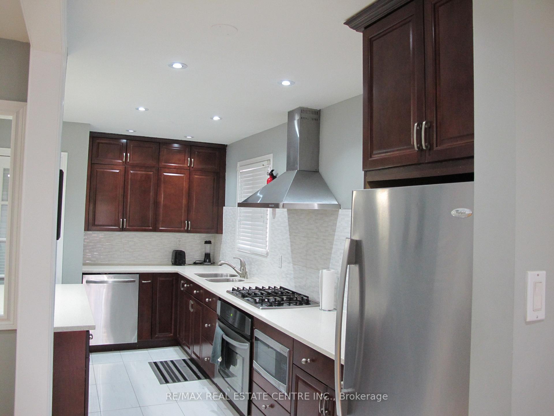 Photo 3 of 4695 Empire(Upper Floor) Crescent, Mississauga, Hurontario — HOMEH