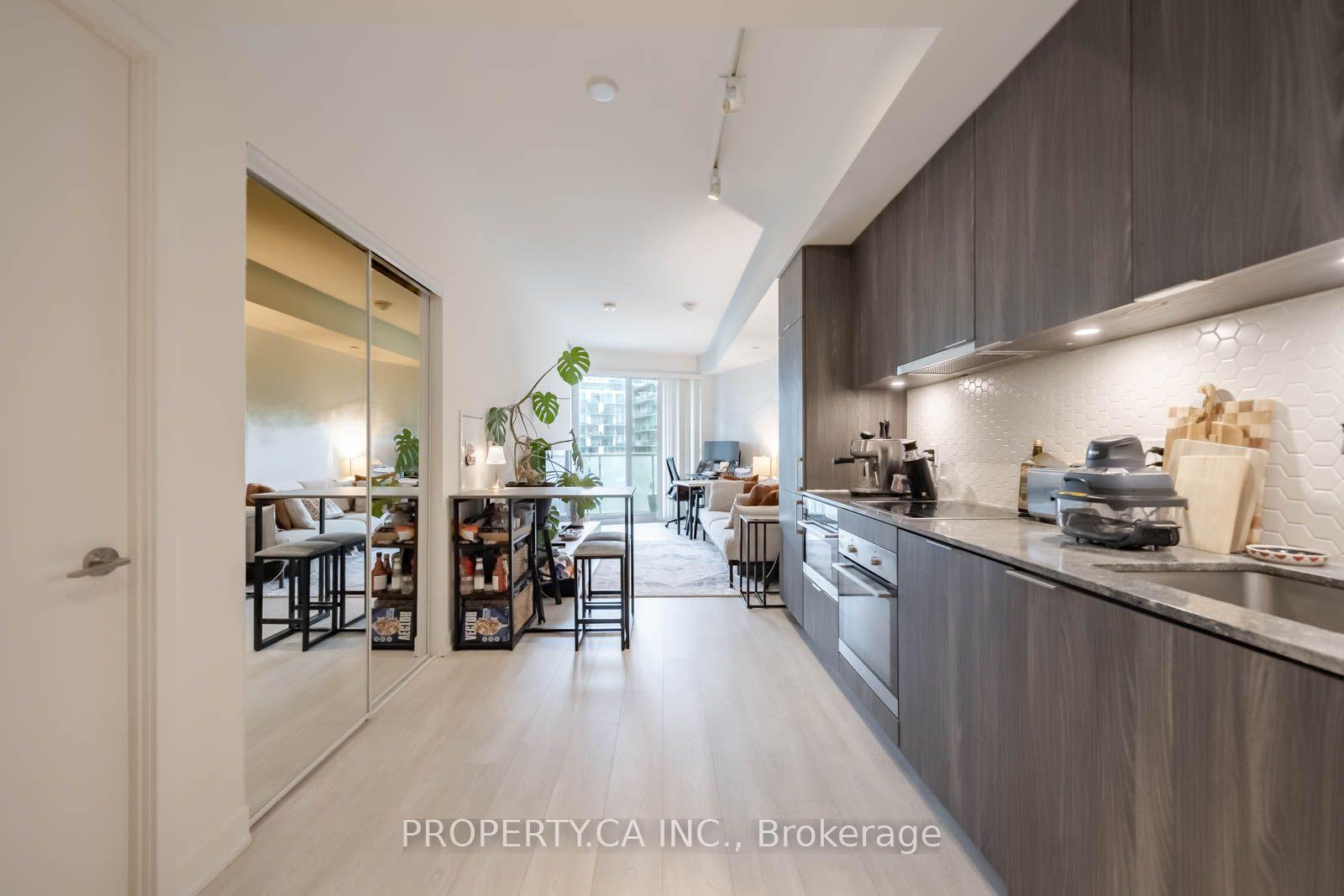Photo 3 of Unit 501, 15 Queens Quay E, Toronto, Waterfront Communities — HOMEH