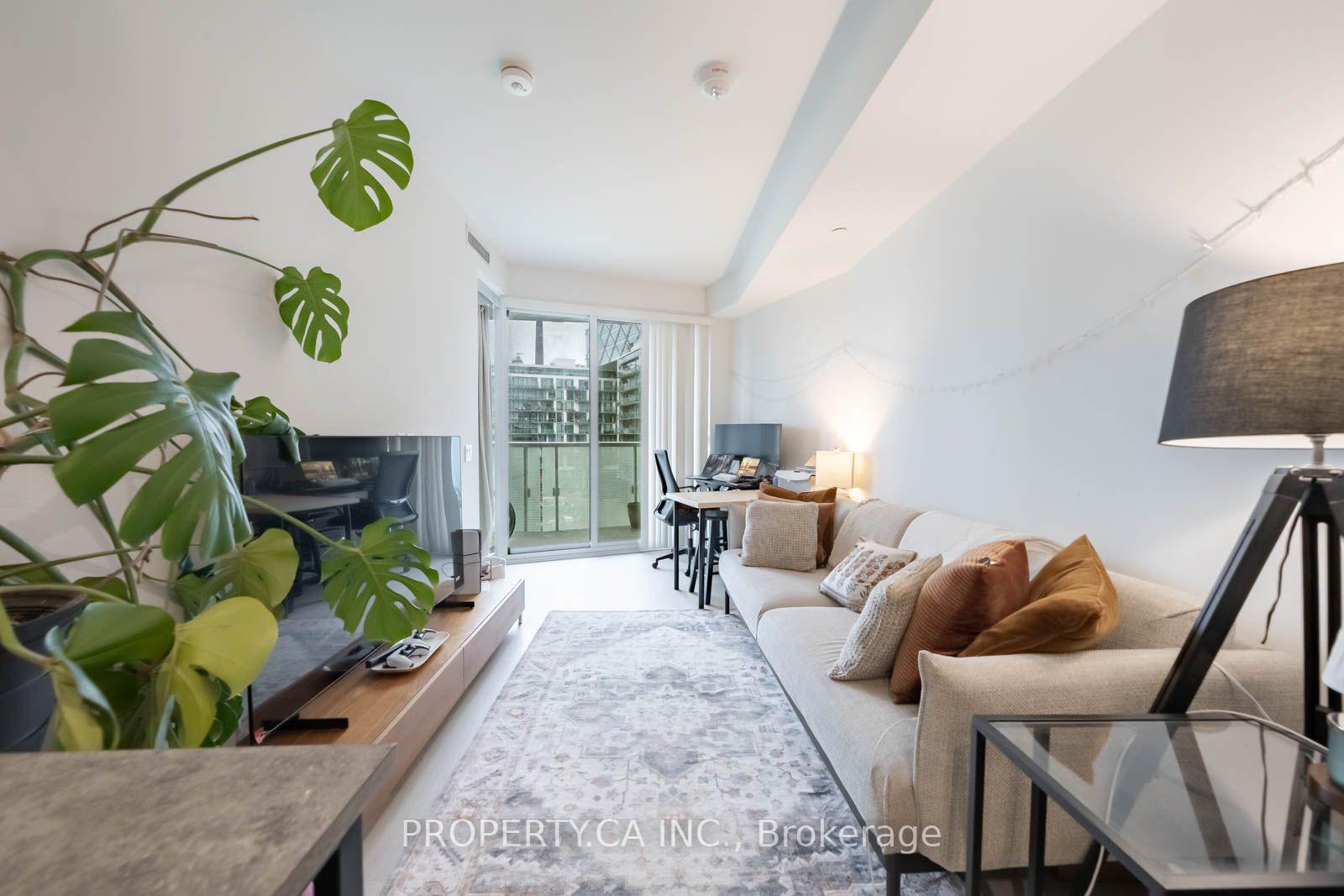 Photo 4 of Unit 501, 15 Queens Quay E, Toronto, Waterfront Communities — HOMEH
