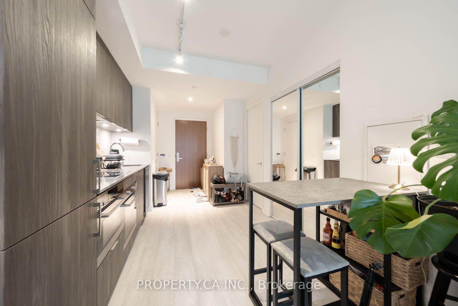 Photo 7 of Unit 501, 15 Queens Quay E, Toronto, Waterfront Communities — HOMEH