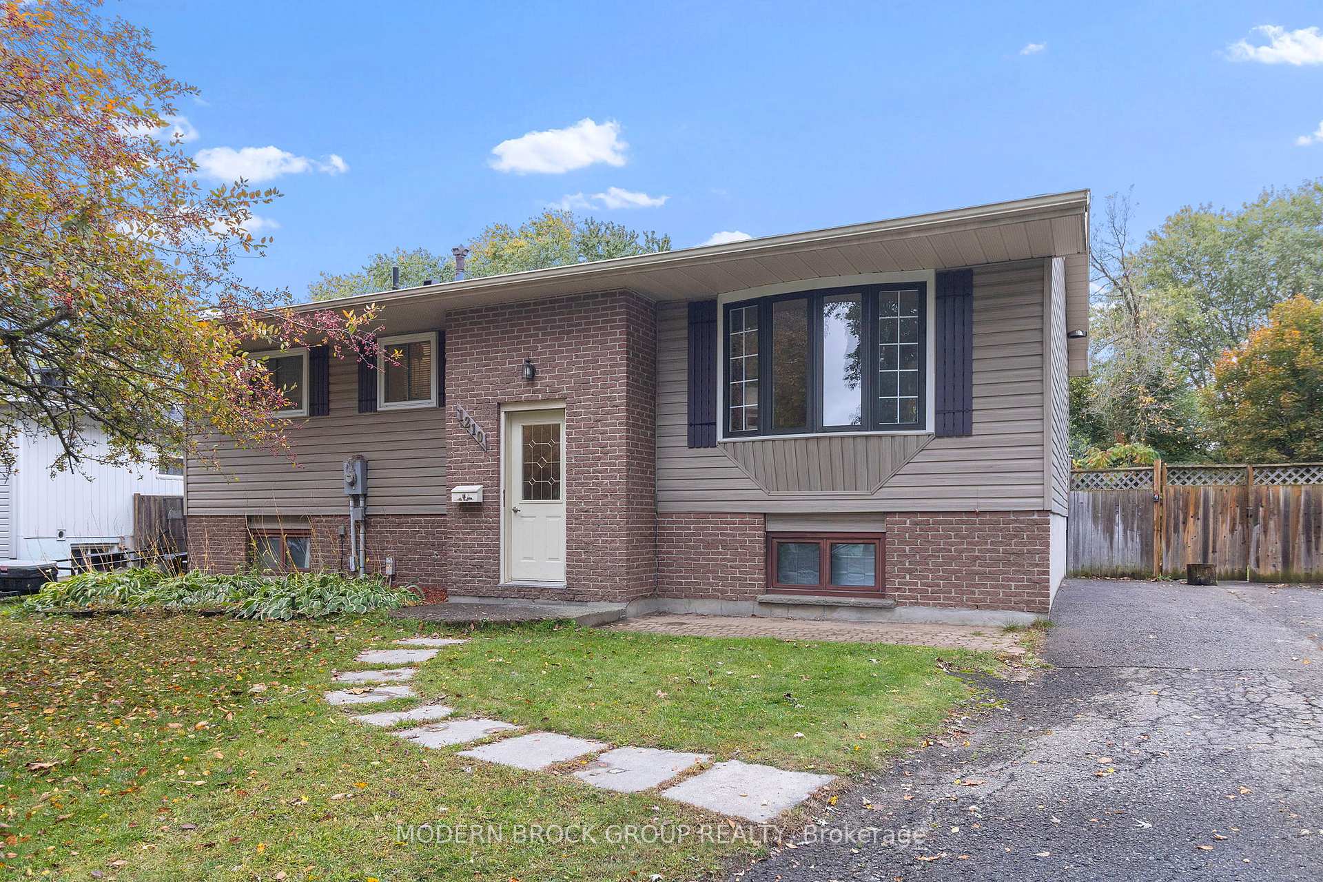 Photo 1 of 1210 Peden Boulevard, Brockville, Brockville — HOMEH