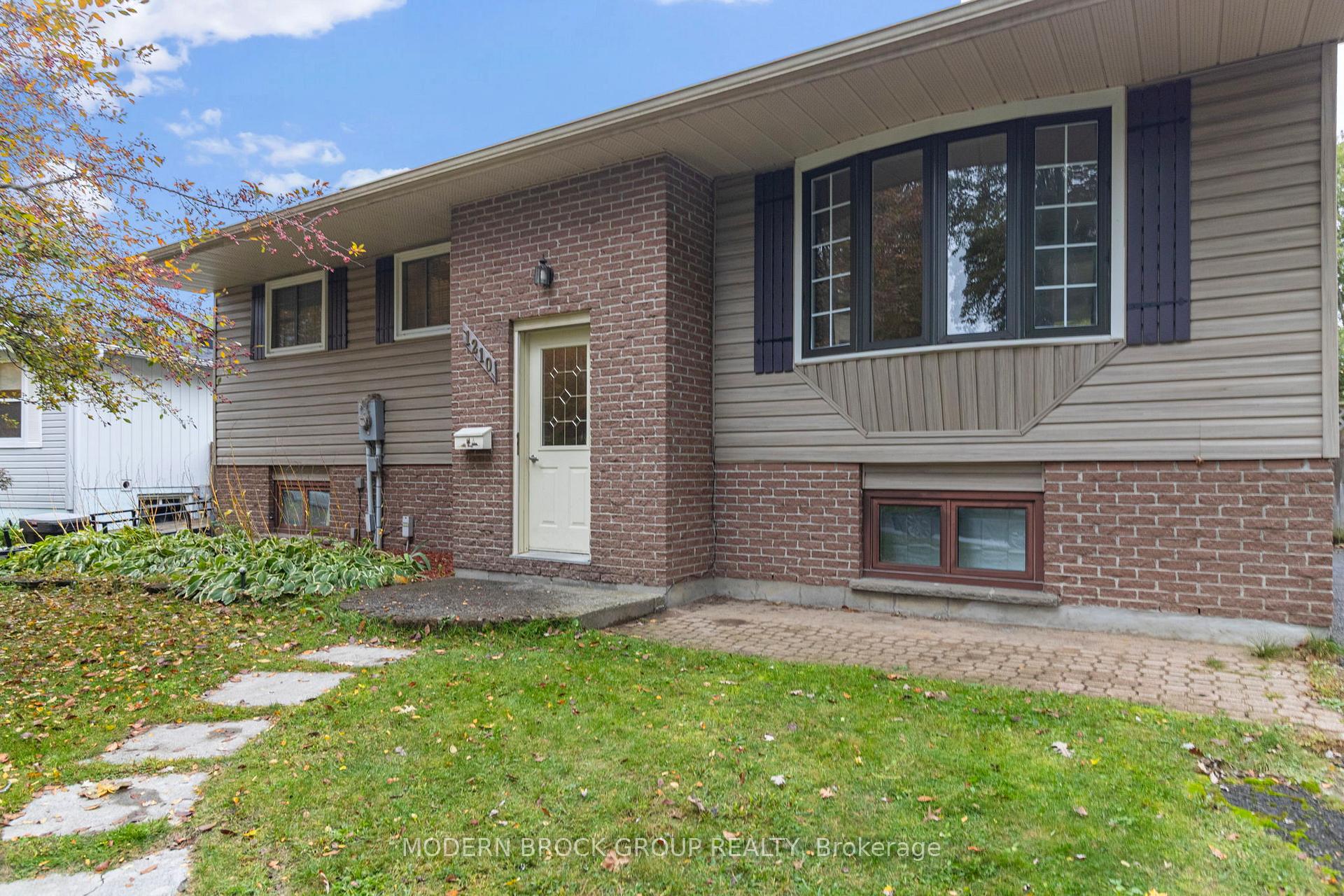 Photo 3 of 1210 Peden Boulevard, Brockville, Brockville — HOMEH