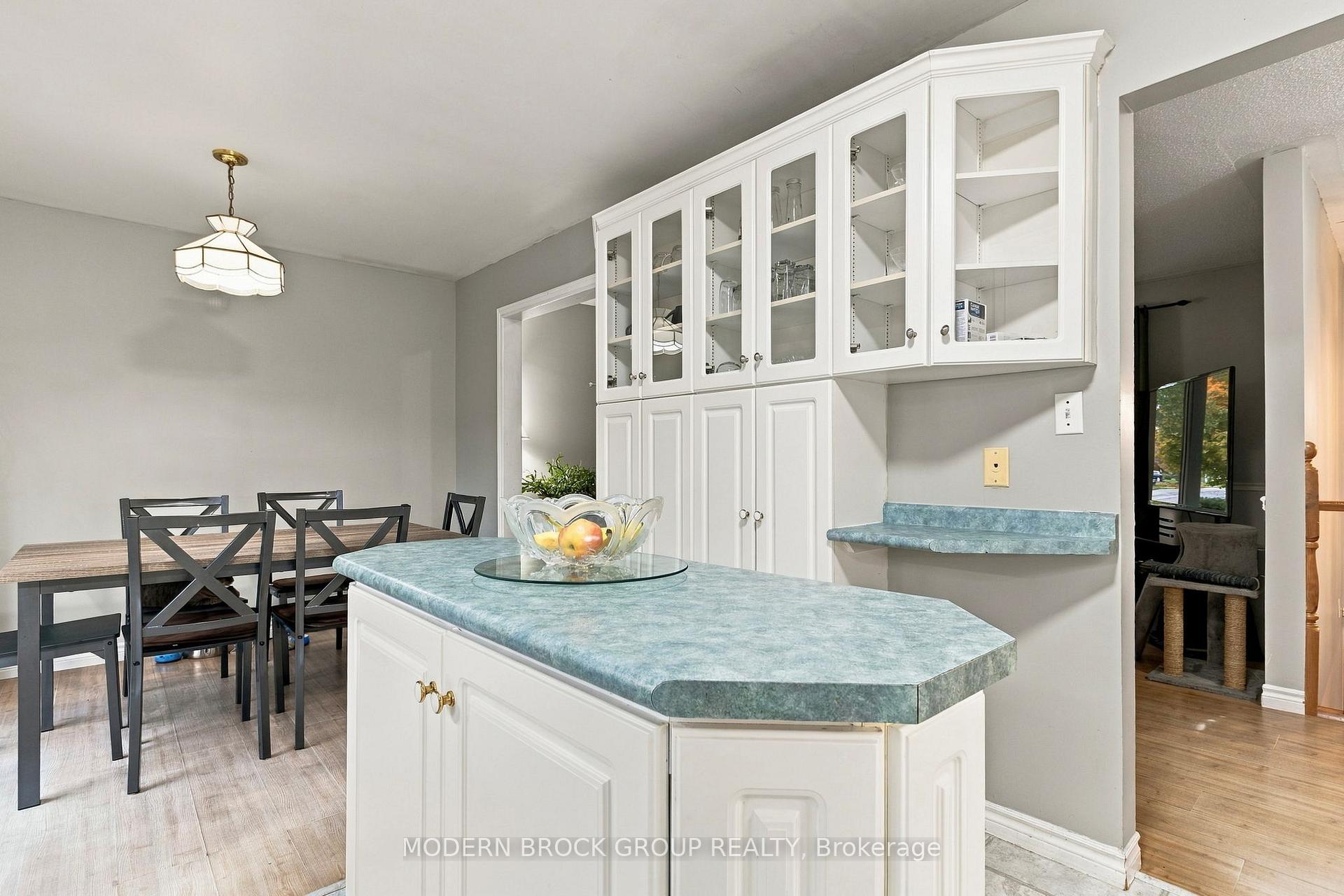 Photo 15 of 1210 Peden Boulevard, Brockville, Brockville — HOMEH