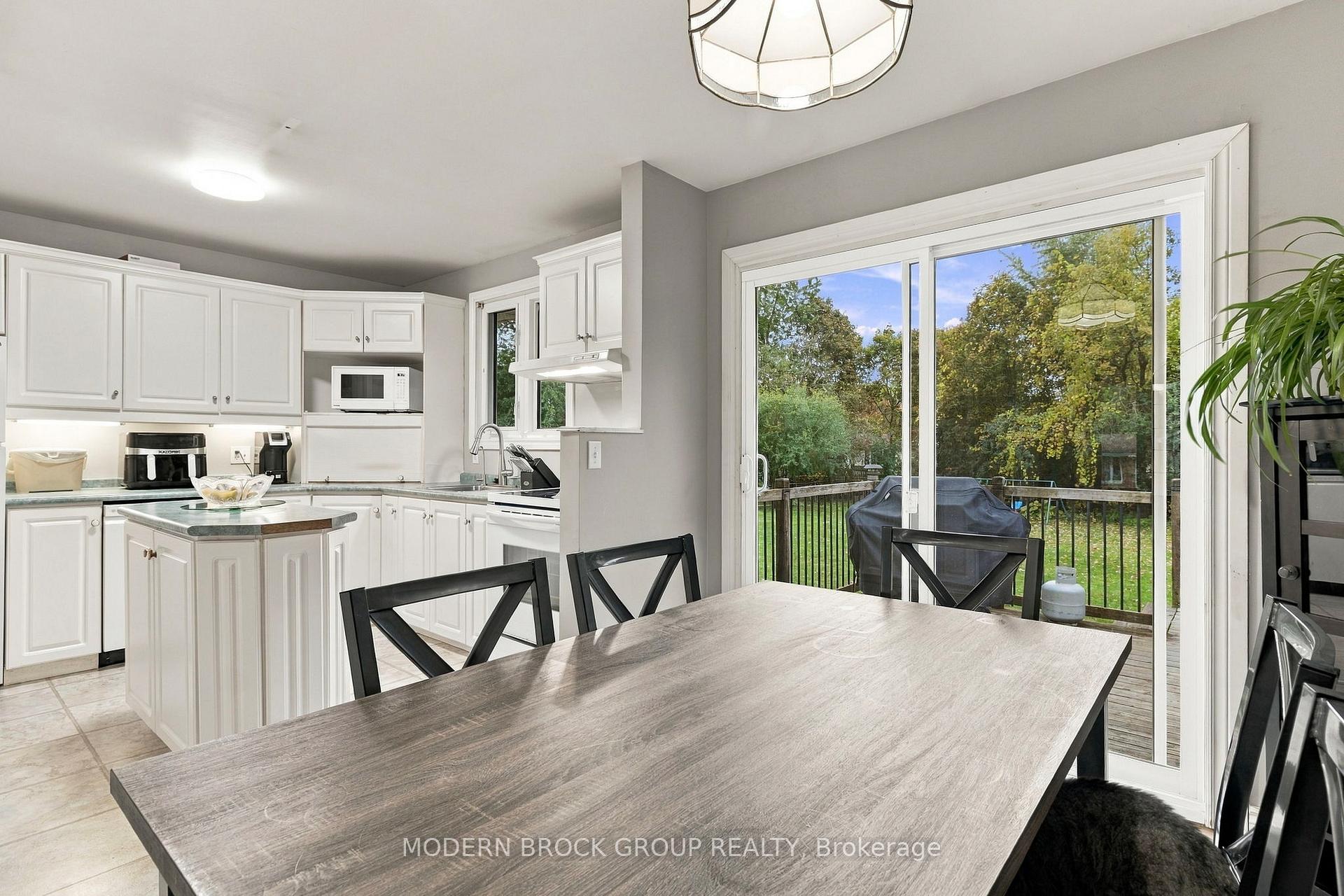 Photo 20 of 1210 Peden Boulevard, Brockville, Brockville — HOMEH