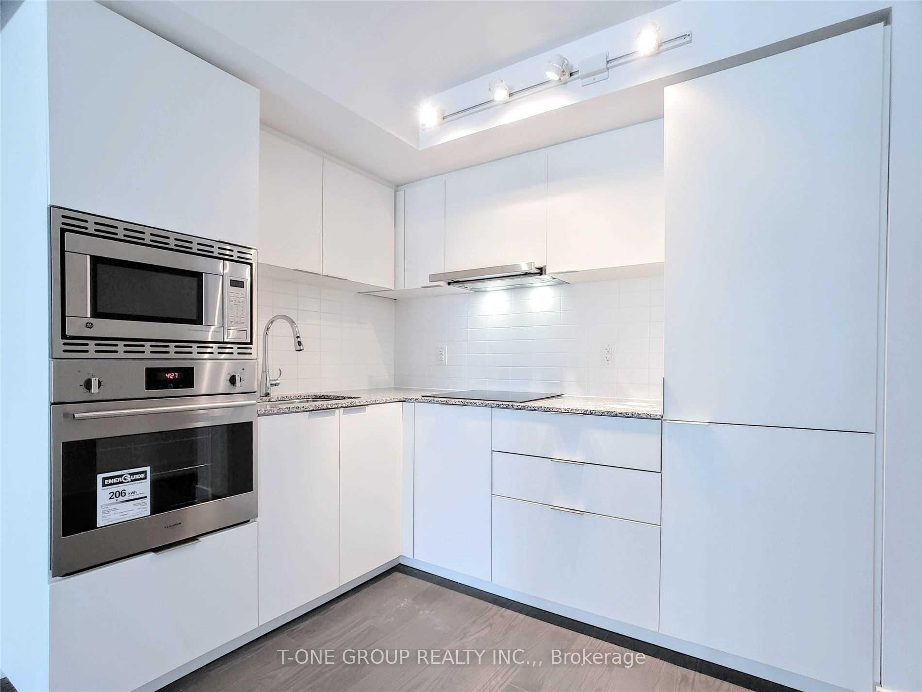 Photo 4 of Unit 1018, 955 Bay Street, Toronto, Bay Street Corridor — HOMEH
