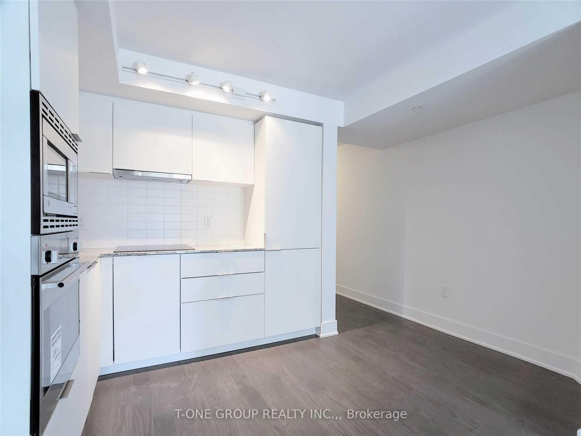 Photo 5 of Unit 1018, 955 Bay Street, Toronto, Bay Street Corridor — HOMEH