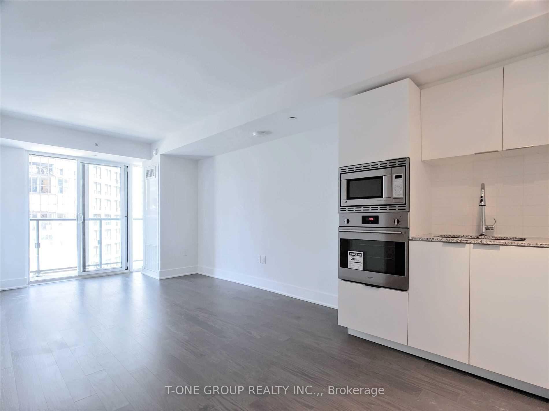 Photo 7 of Unit 1018, 955 Bay Street, Toronto, Bay Street Corridor — HOMEH