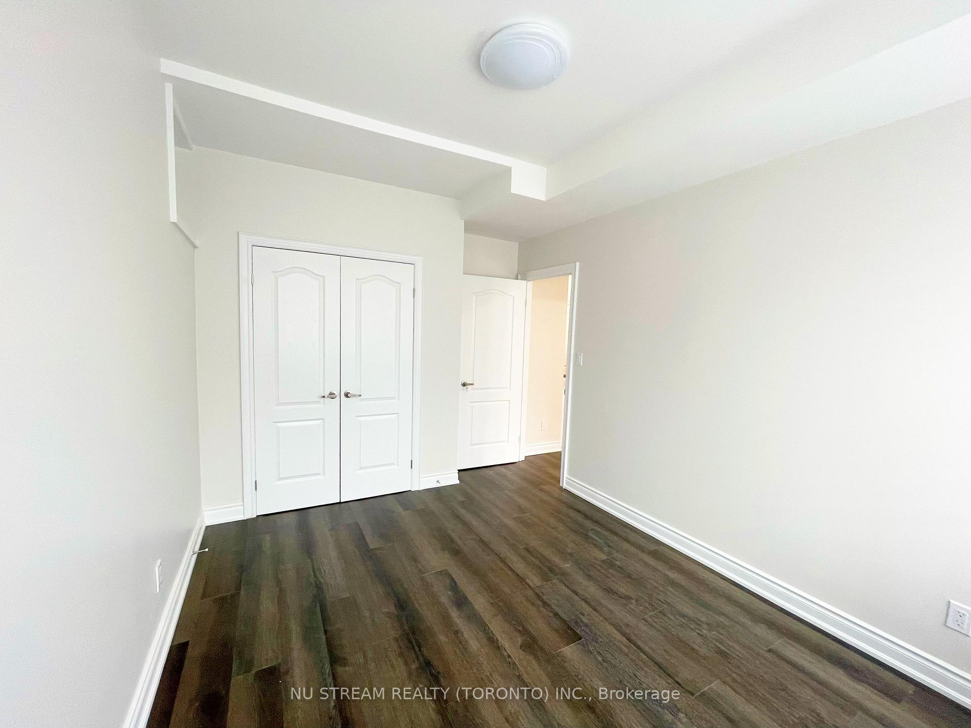 Photo 5 of Unit Lower, 10 Drizzel Crescent, Richmond Hill, Oak Ridges — HOMEH