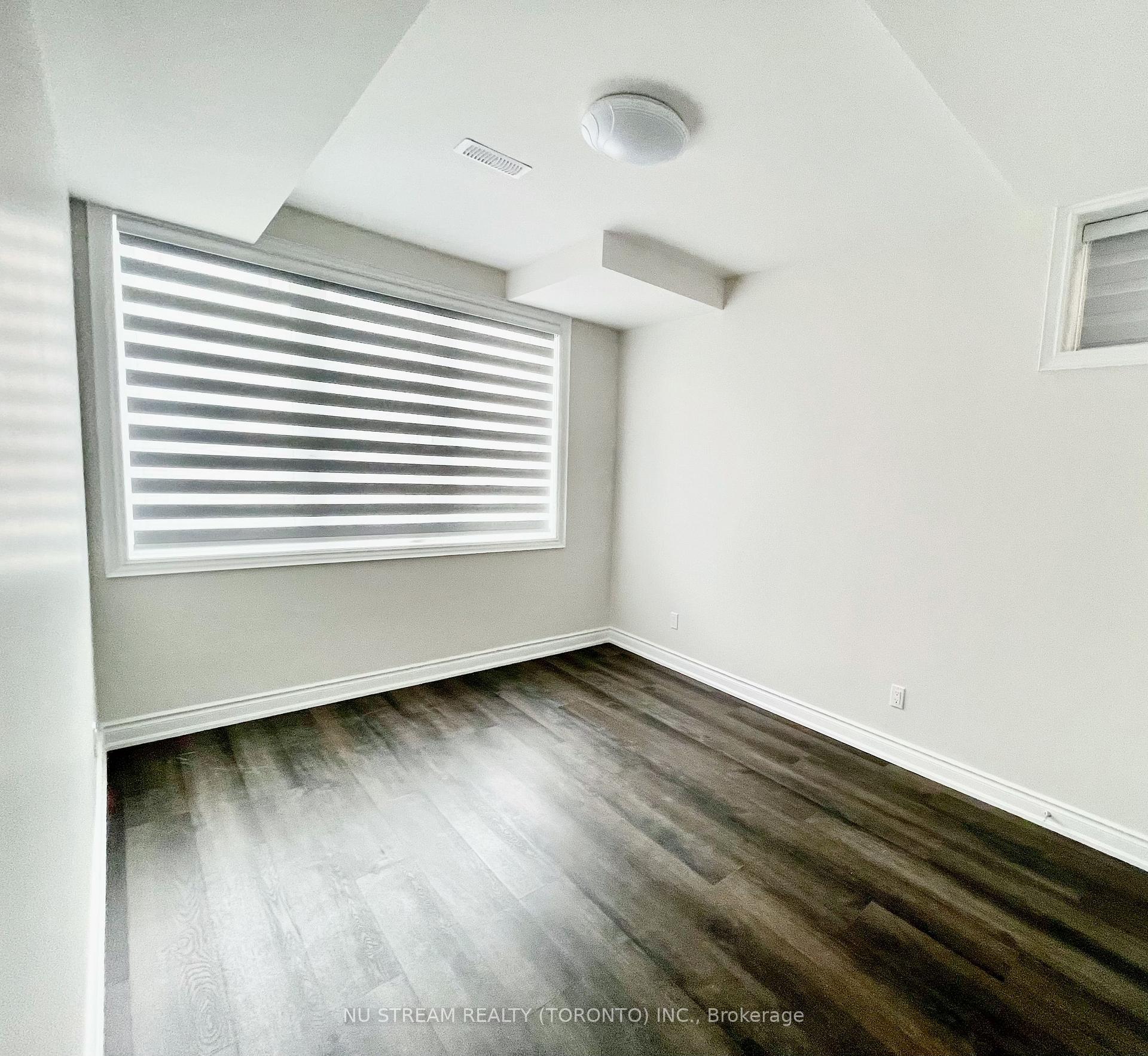 Photo 6 of Unit Lower, 10 Drizzel Crescent, Richmond Hill, Oak Ridges — HOMEH
