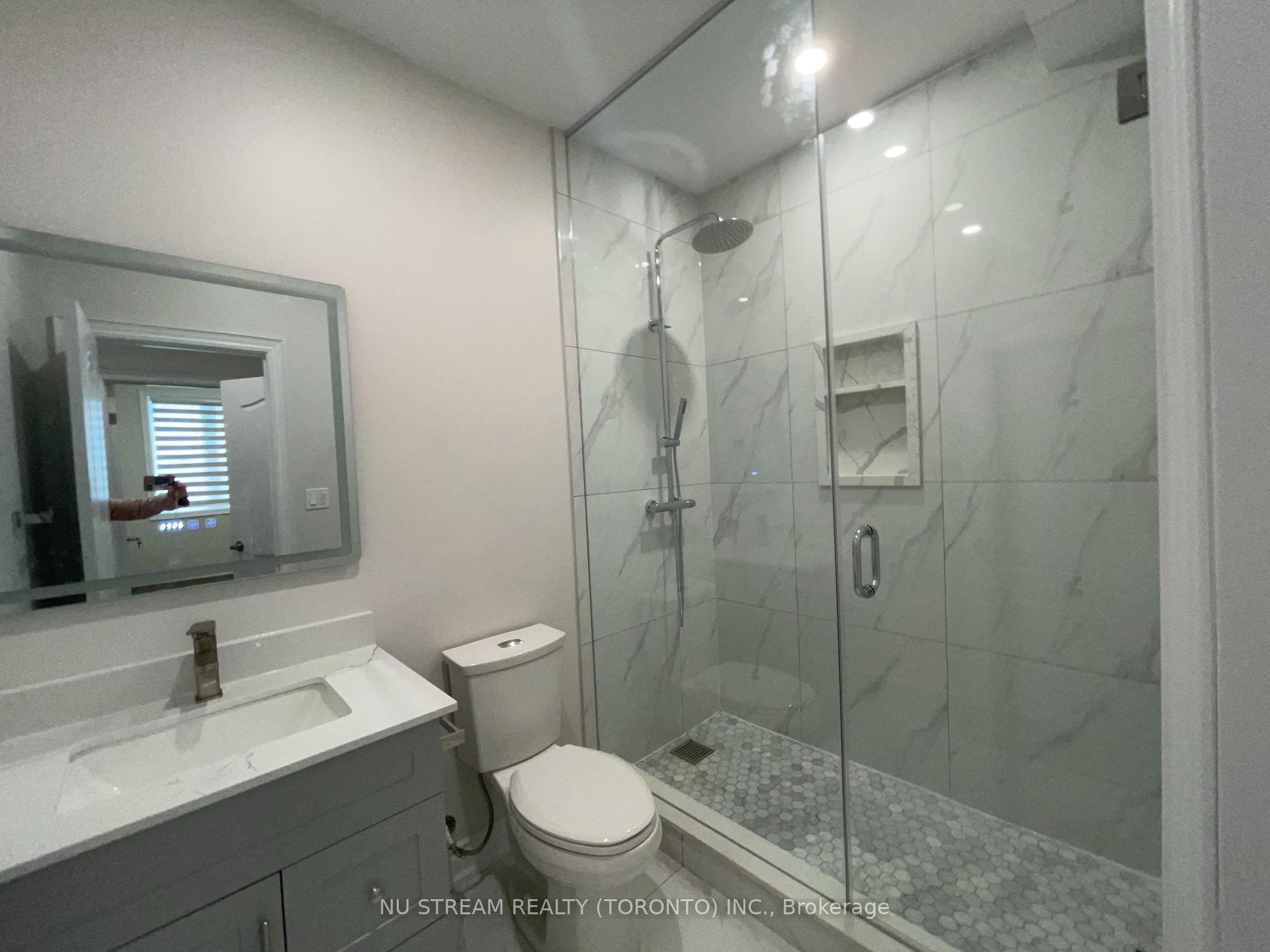 Photo 9 of Unit Lower, 10 Drizzel Crescent, Richmond Hill, Oak Ridges — HOMEH