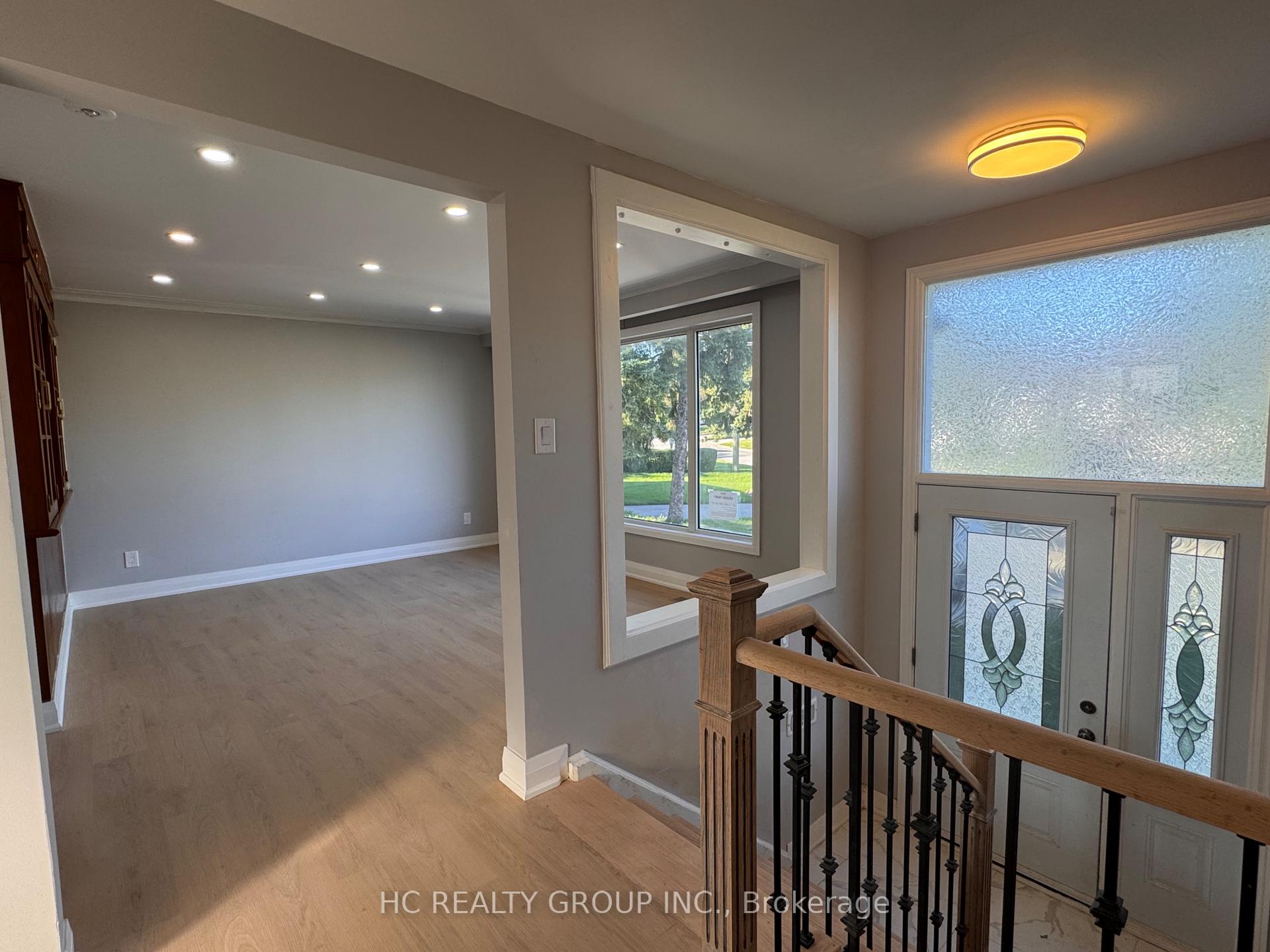 Photo 2 of 32 Upper King Richard Court, Markham, Bullock — HOMEH