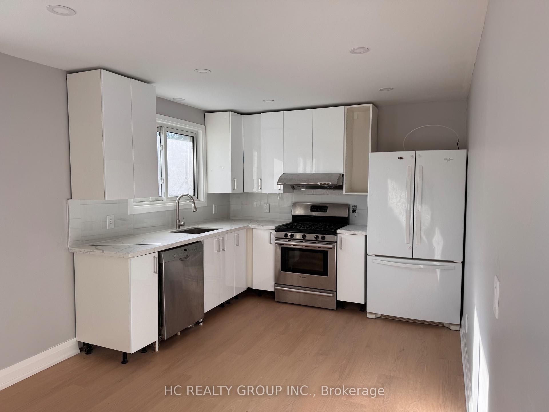 Photo 6 of 32 Upper King Richard Court, Markham, Bullock — HOMEH
