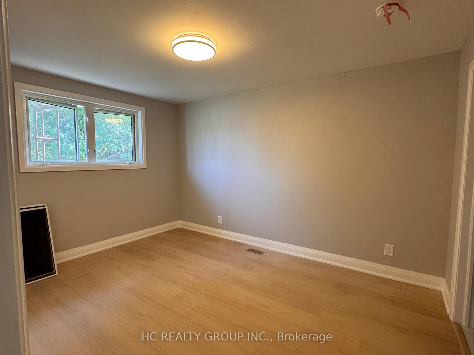 Photo 9 of 32 Upper King Richard Court, Markham, Bullock — HOMEH