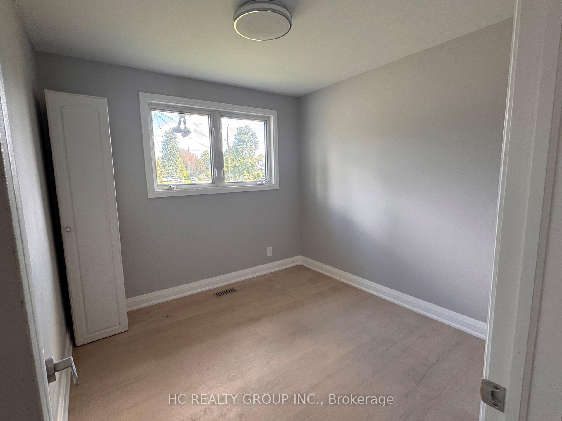 Photo 10 of 32 Upper King Richard Court, Markham, Bullock — HOMEH