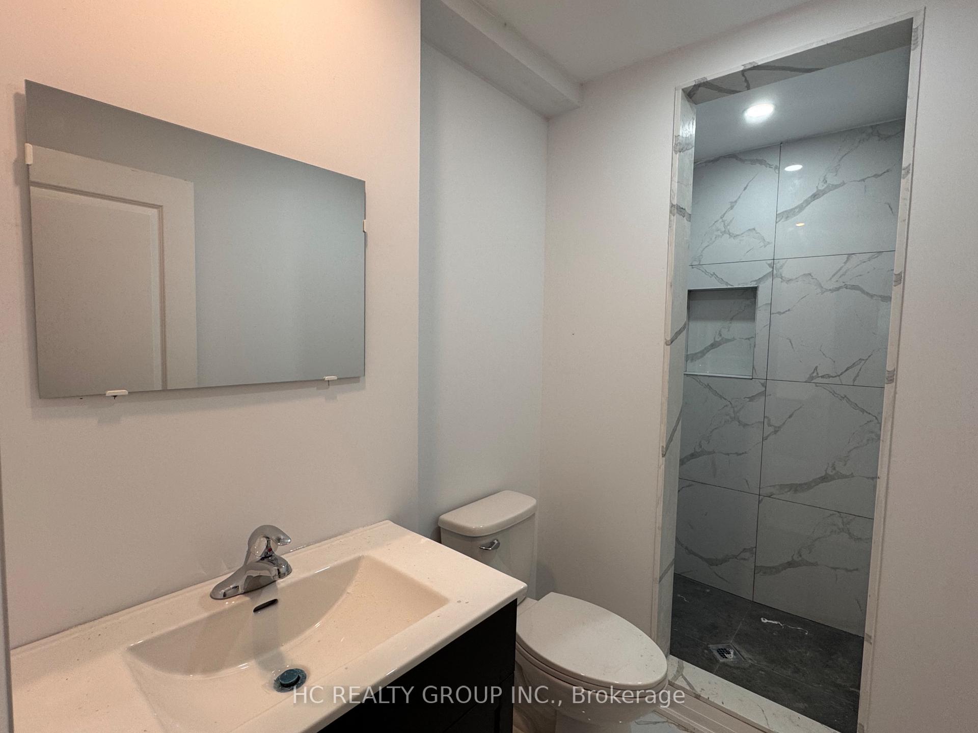 Photo 11 of 32 Upper King Richard Court, Markham, Bullock — HOMEH
