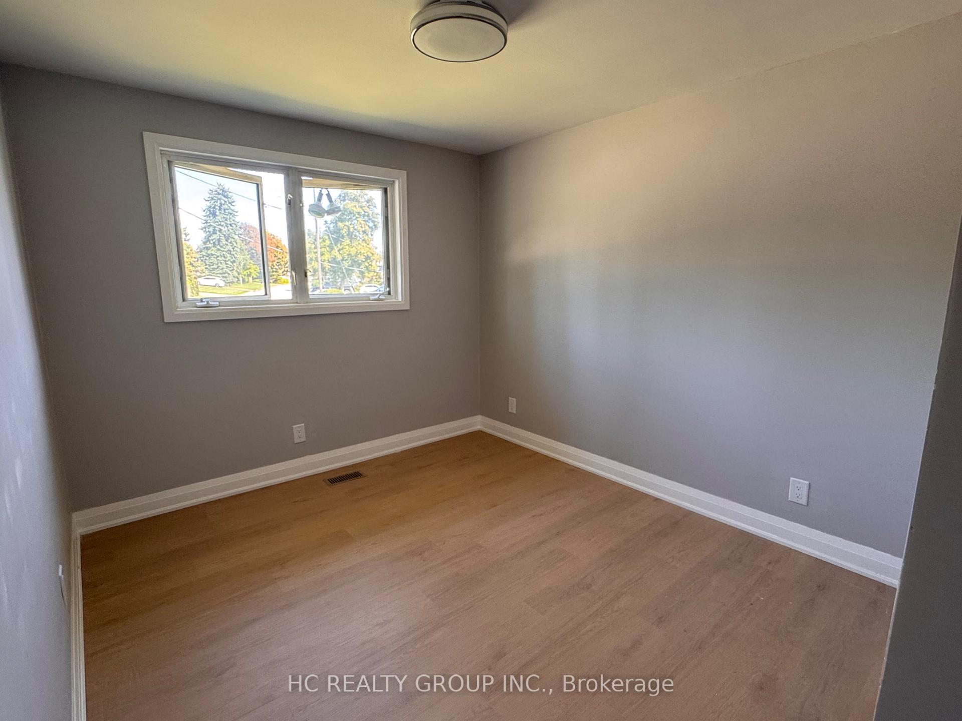 Photo 12 of 32 Upper King Richard Court, Markham, Bullock — HOMEH