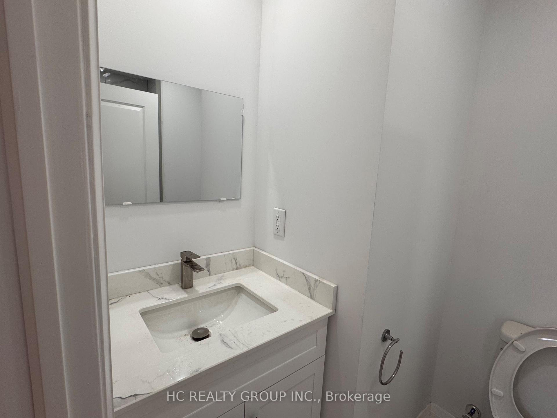 Photo 13 of 32 Upper King Richard Court, Markham, Bullock — HOMEH
