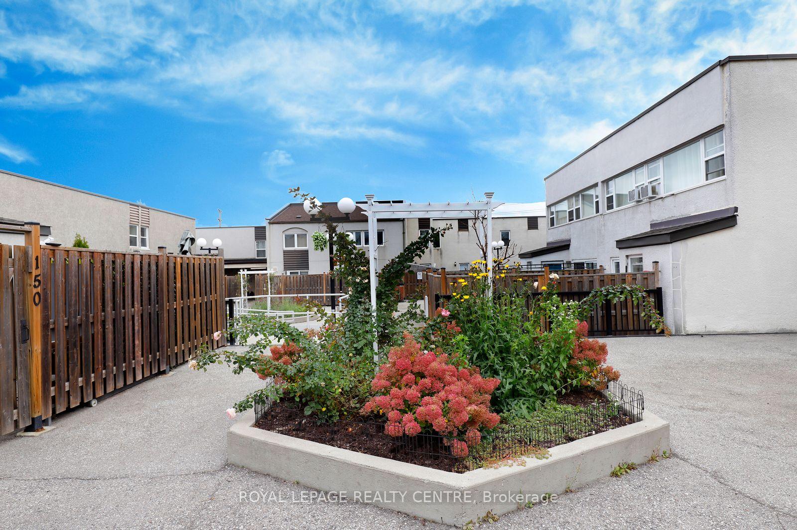 Photo 2 of Unit 103, 3040 Constitution Boulevard, Mississauga, Applewood — HOMEH