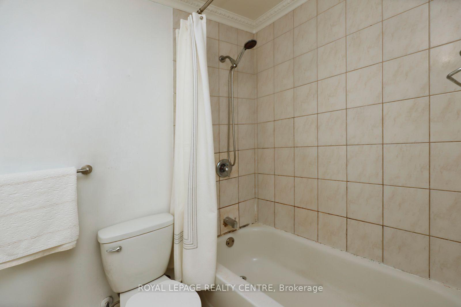 Photo 31 of Unit 103, 3040 Constitution Boulevard, Mississauga, Applewood — HOMEH