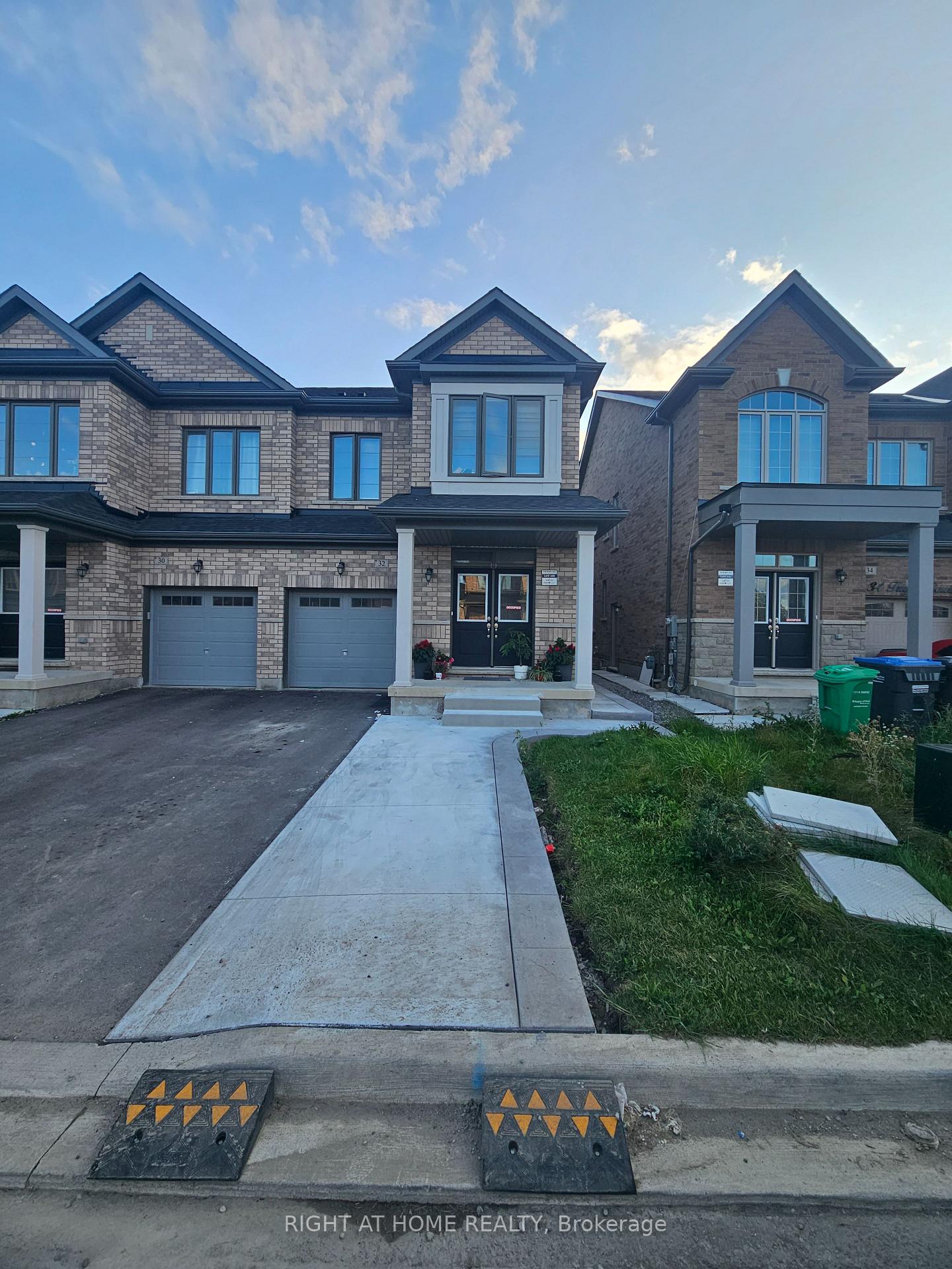 Photo 1 of Unit Main, 32 Truffle Court, Brampton, Northwest Brampton — HOMEH
