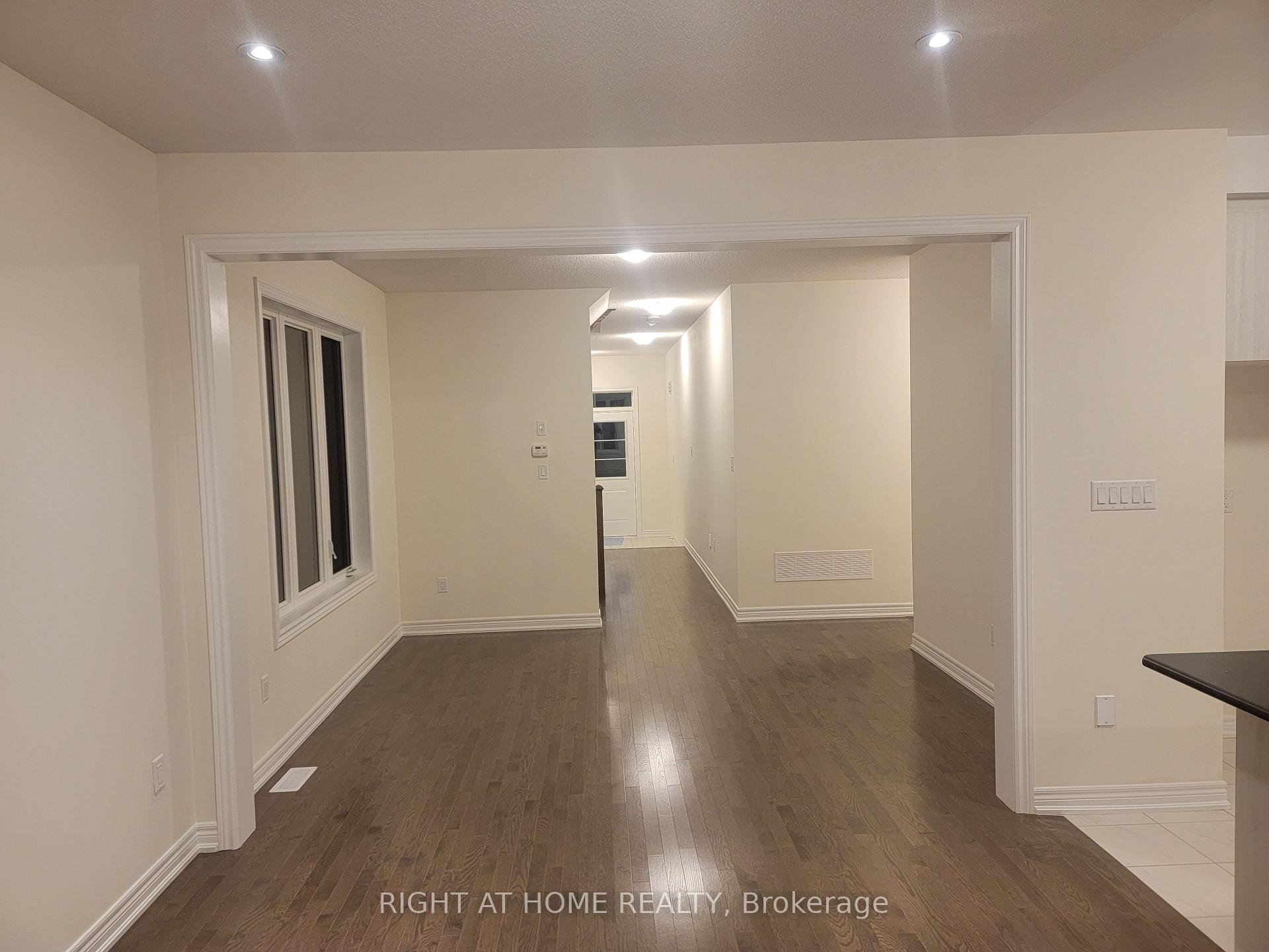 Photo 2 of Unit Main, 32 Truffle Court, Brampton, Northwest Brampton — HOMEH
