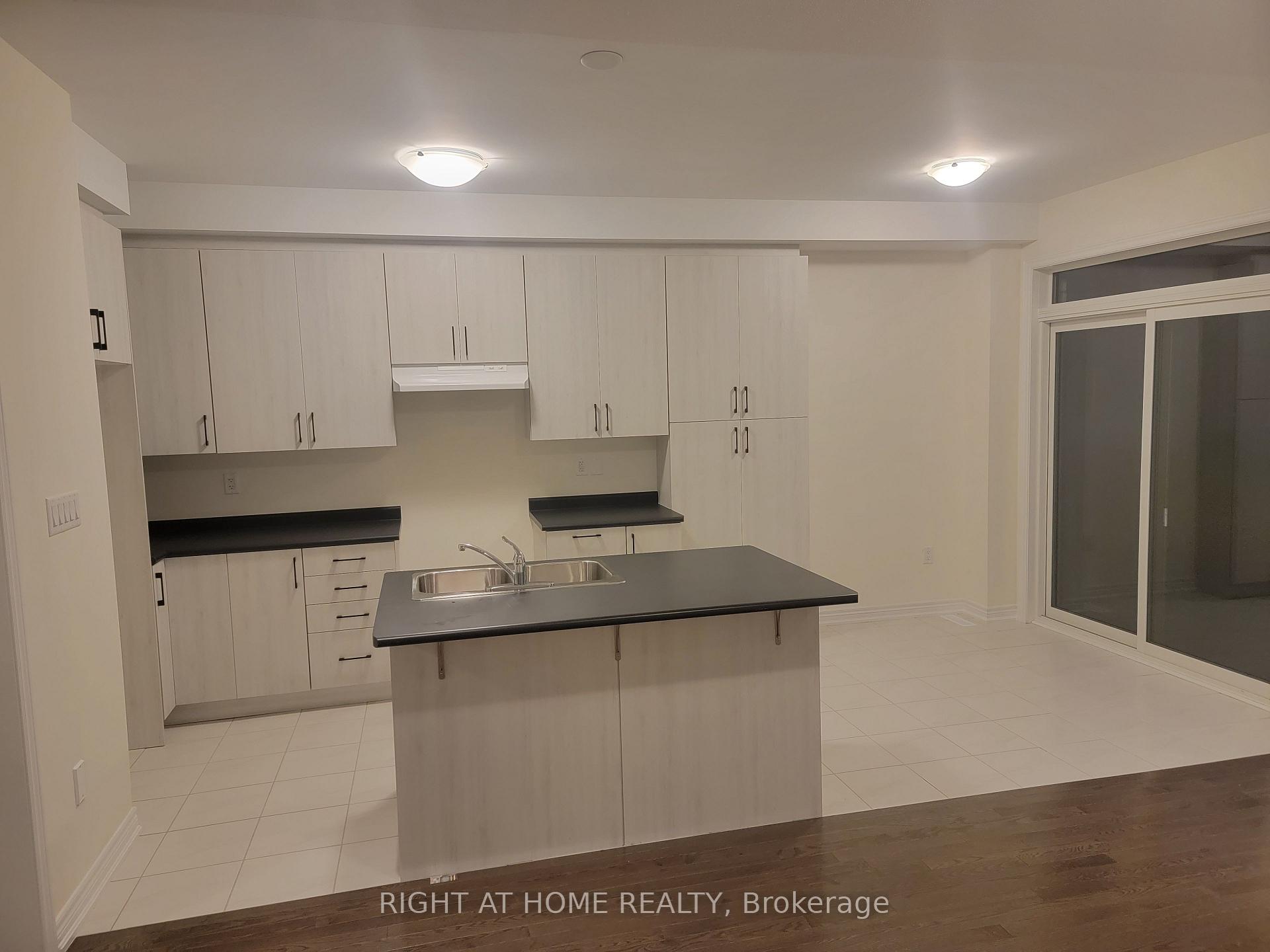 Photo 3 of Unit Main, 32 Truffle Court, Brampton, Northwest Brampton — HOMEH