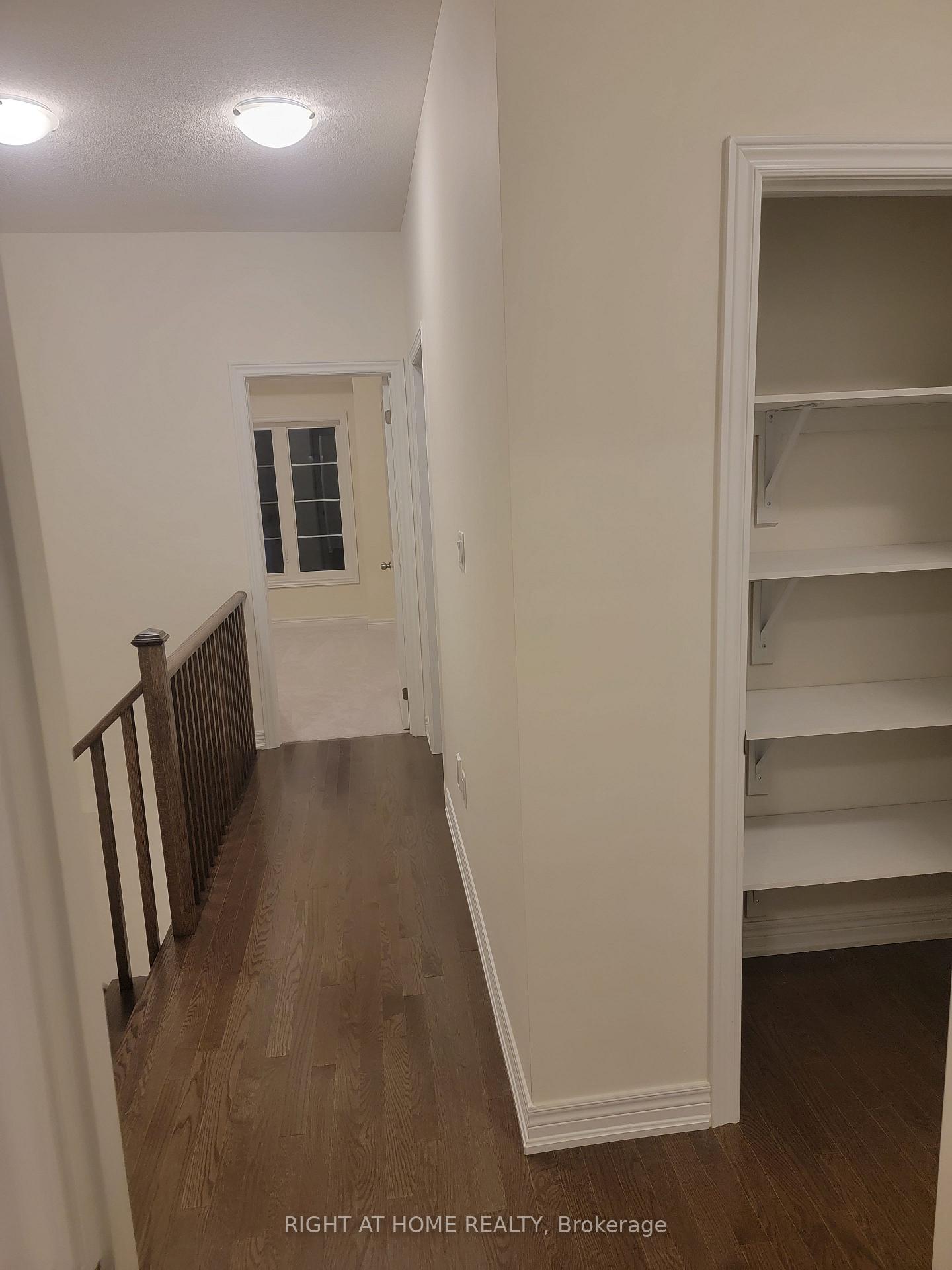 Photo 4 of Unit Main, 32 Truffle Court, Brampton, Northwest Brampton — HOMEH