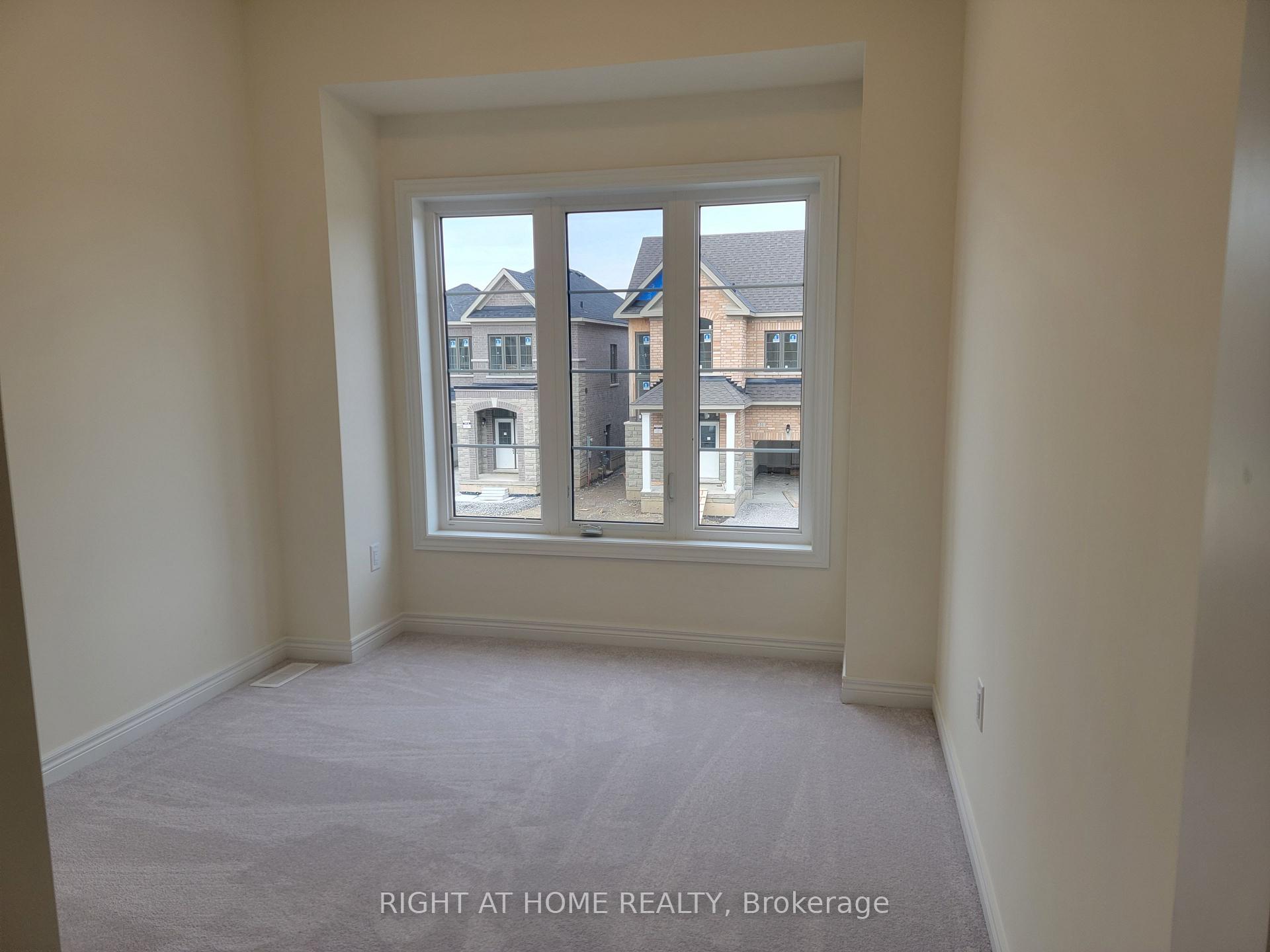 Photo 6 of Unit Main, 32 Truffle Court, Brampton, Northwest Brampton — HOMEH