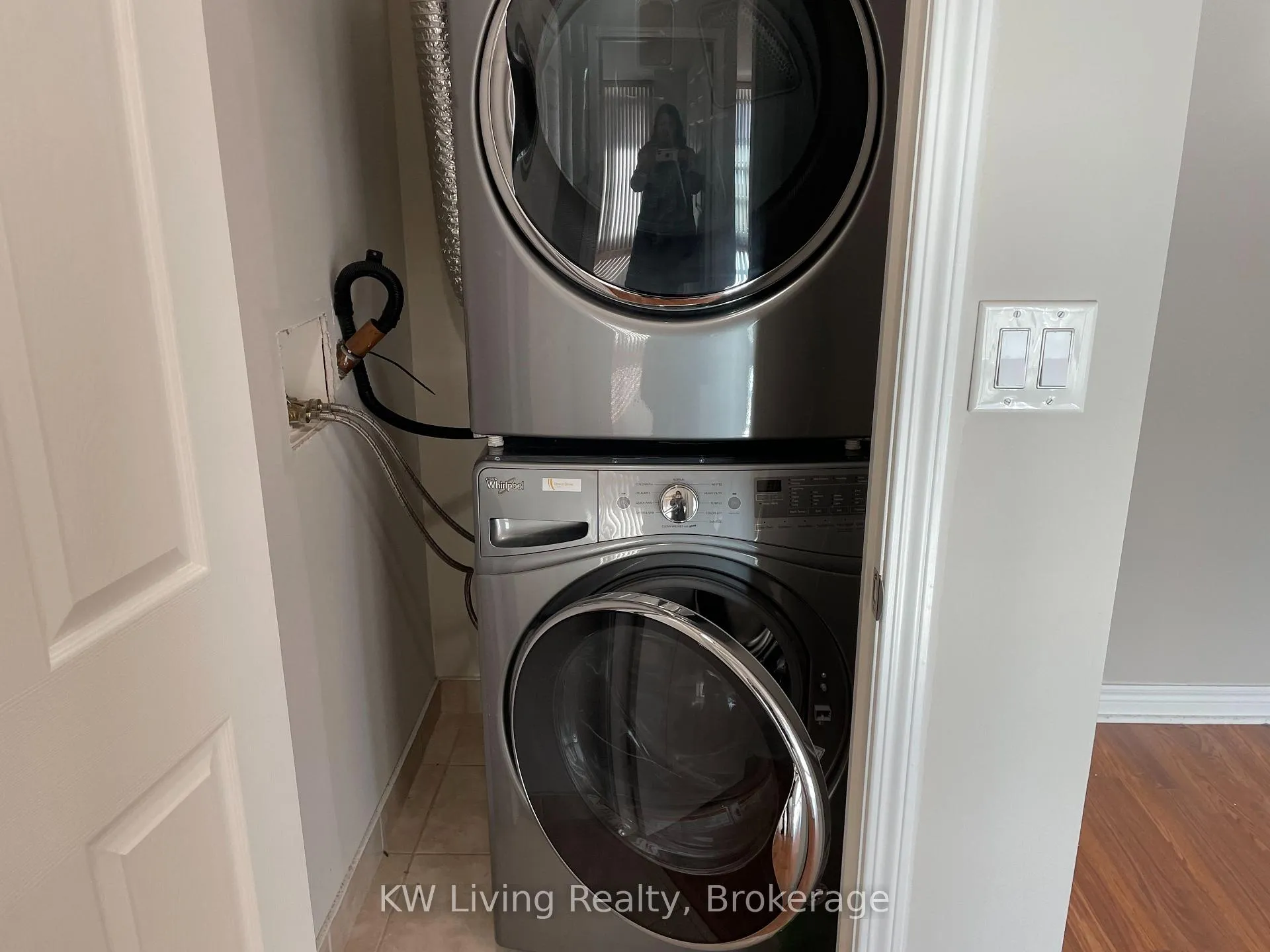 Photo 13 of Unit 1007, 208 Enfield Place, Mississauga, City Centre — HOMEH