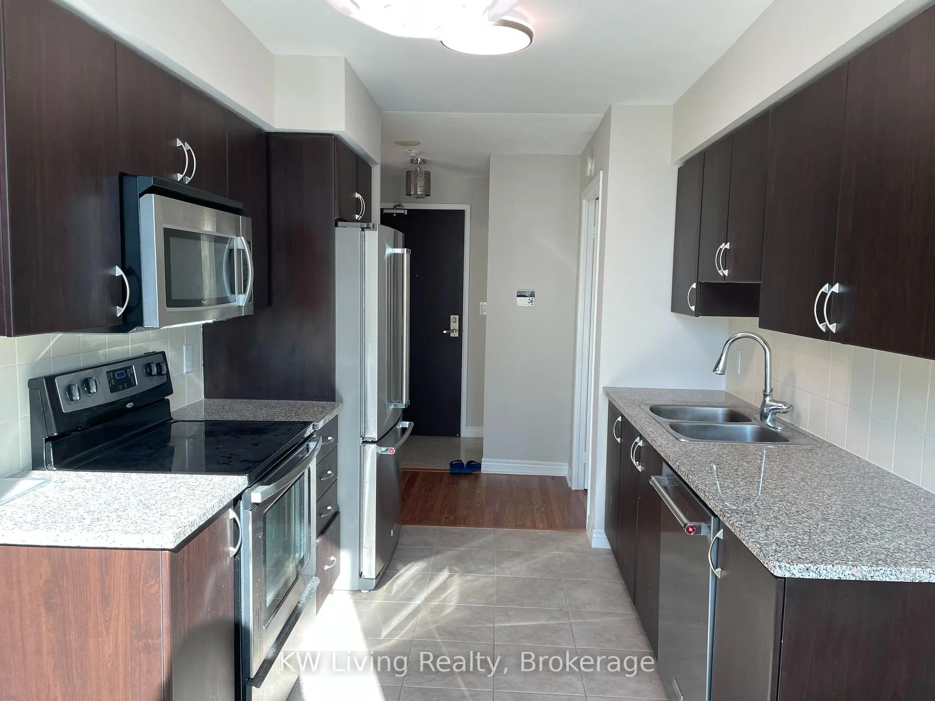 Photo 15 of Unit 1007, 208 Enfield Place, Mississauga, City Centre — HOMEH