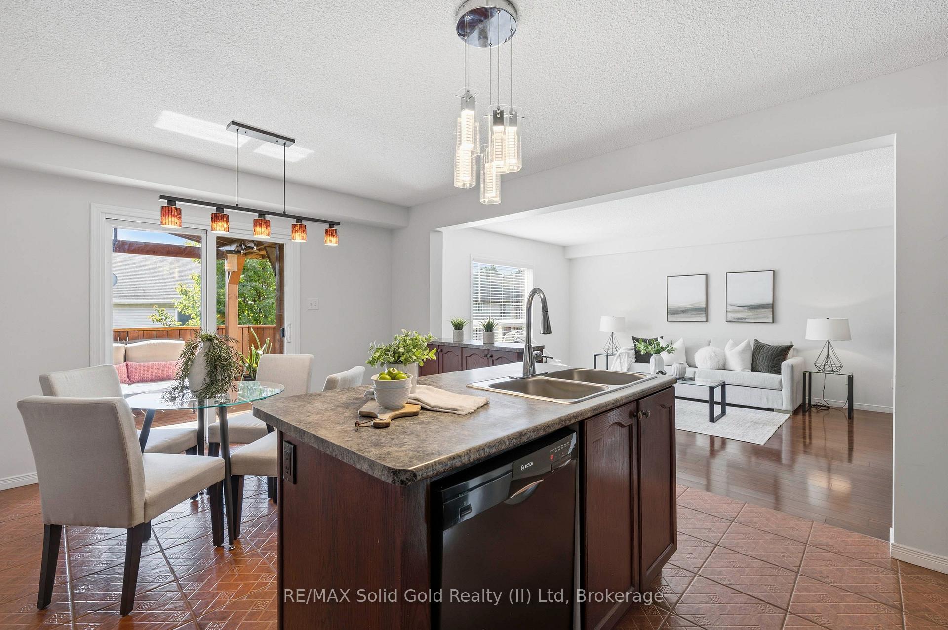 Photo 8 of 324 Beaumont Crescent, Kitchener, Idlewood — HOMEH