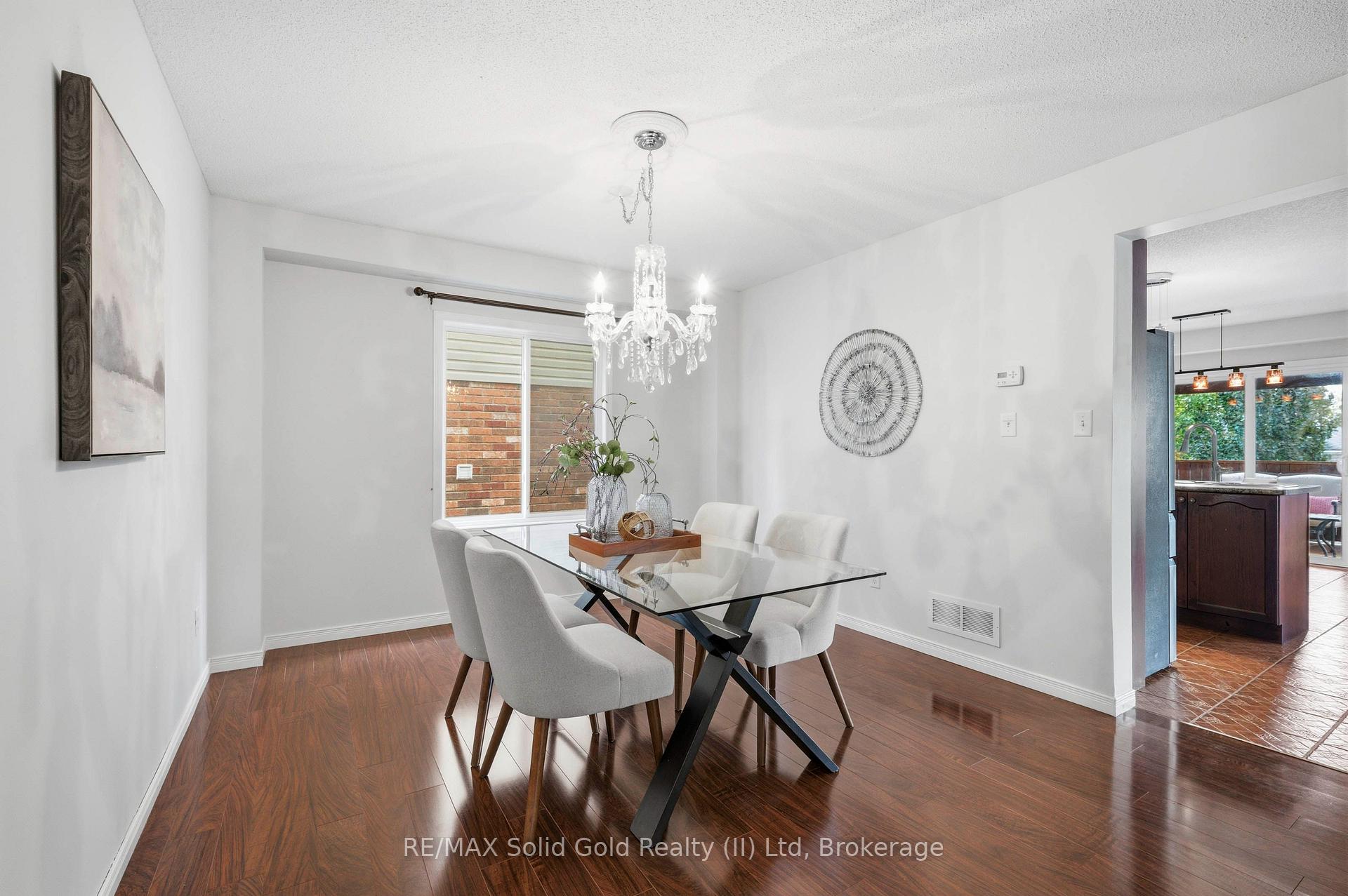 Photo 12 of 324 Beaumont Crescent, Kitchener, Idlewood — HOMEH