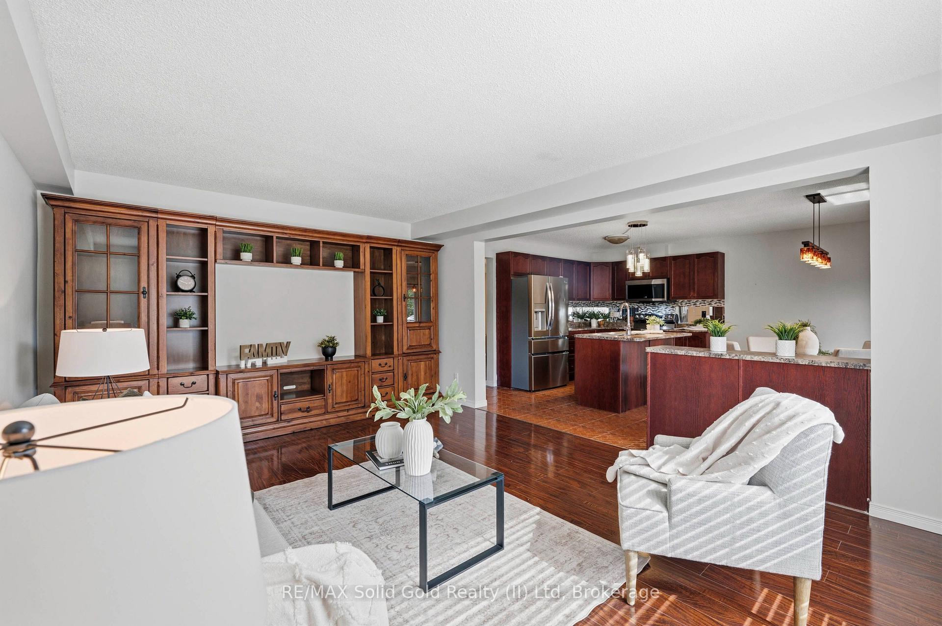 Photo 16 of 324 Beaumont Crescent, Kitchener, Idlewood — HOMEH