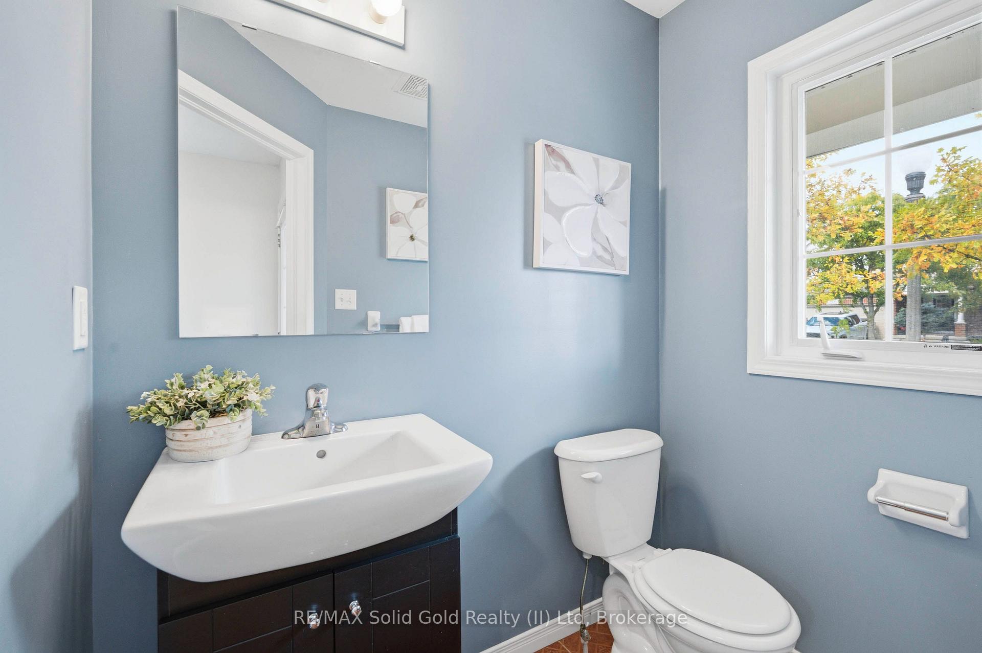 Photo 19 of 324 Beaumont Crescent, Kitchener, Idlewood — HOMEH