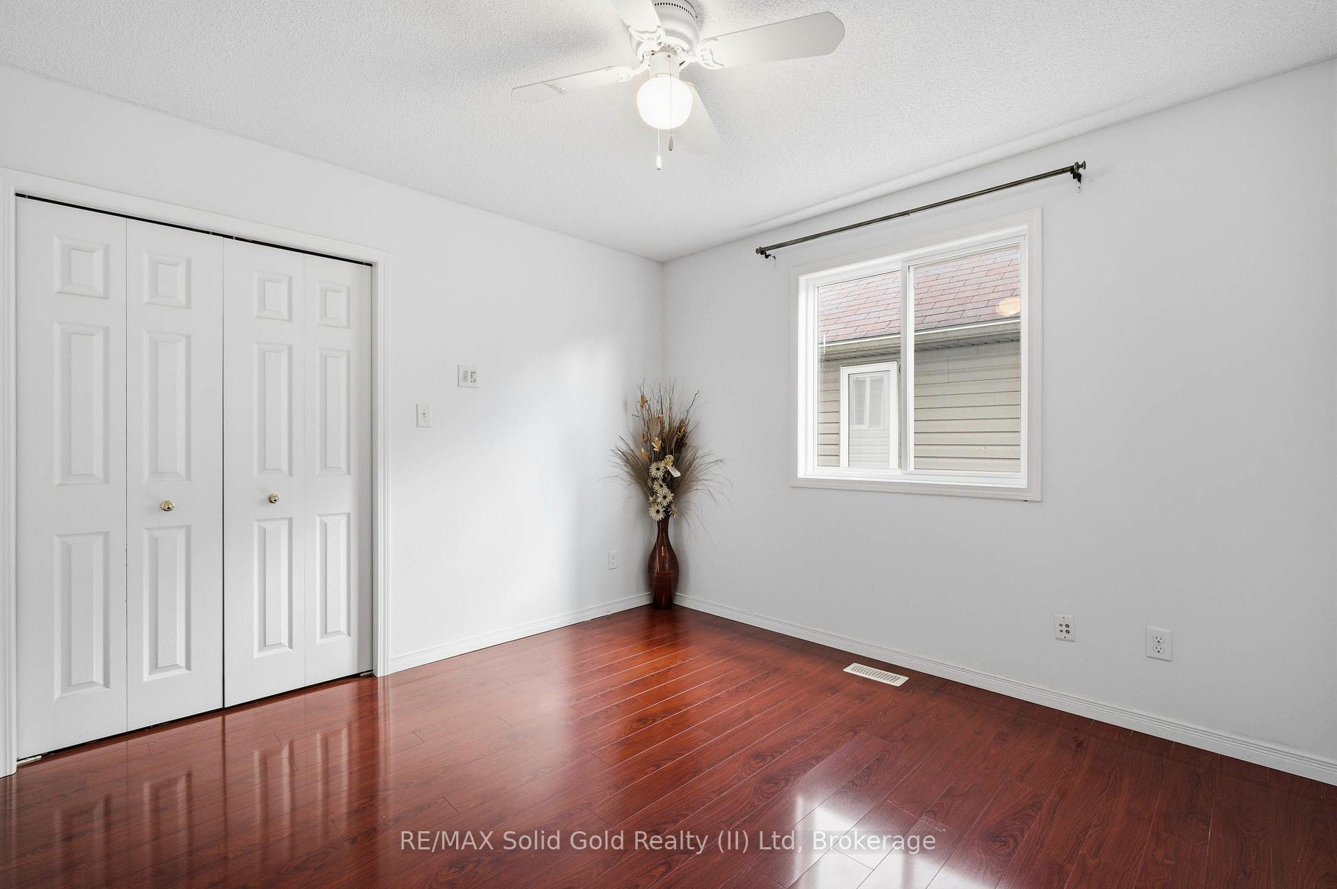 Photo 23 of 324 Beaumont Crescent, Kitchener, Idlewood — HOMEH