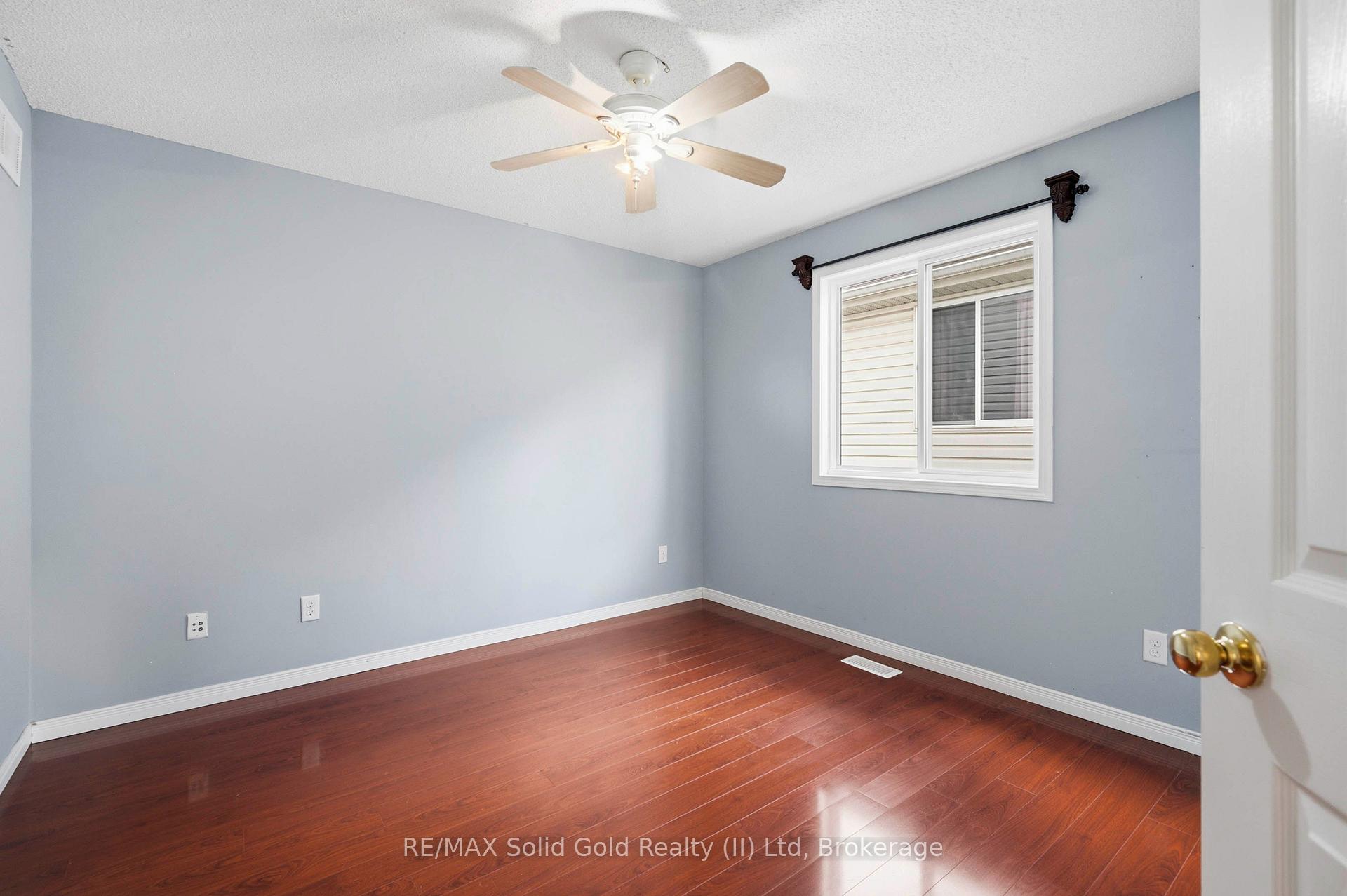 Photo 26 of 324 Beaumont Crescent, Kitchener, Idlewood — HOMEH