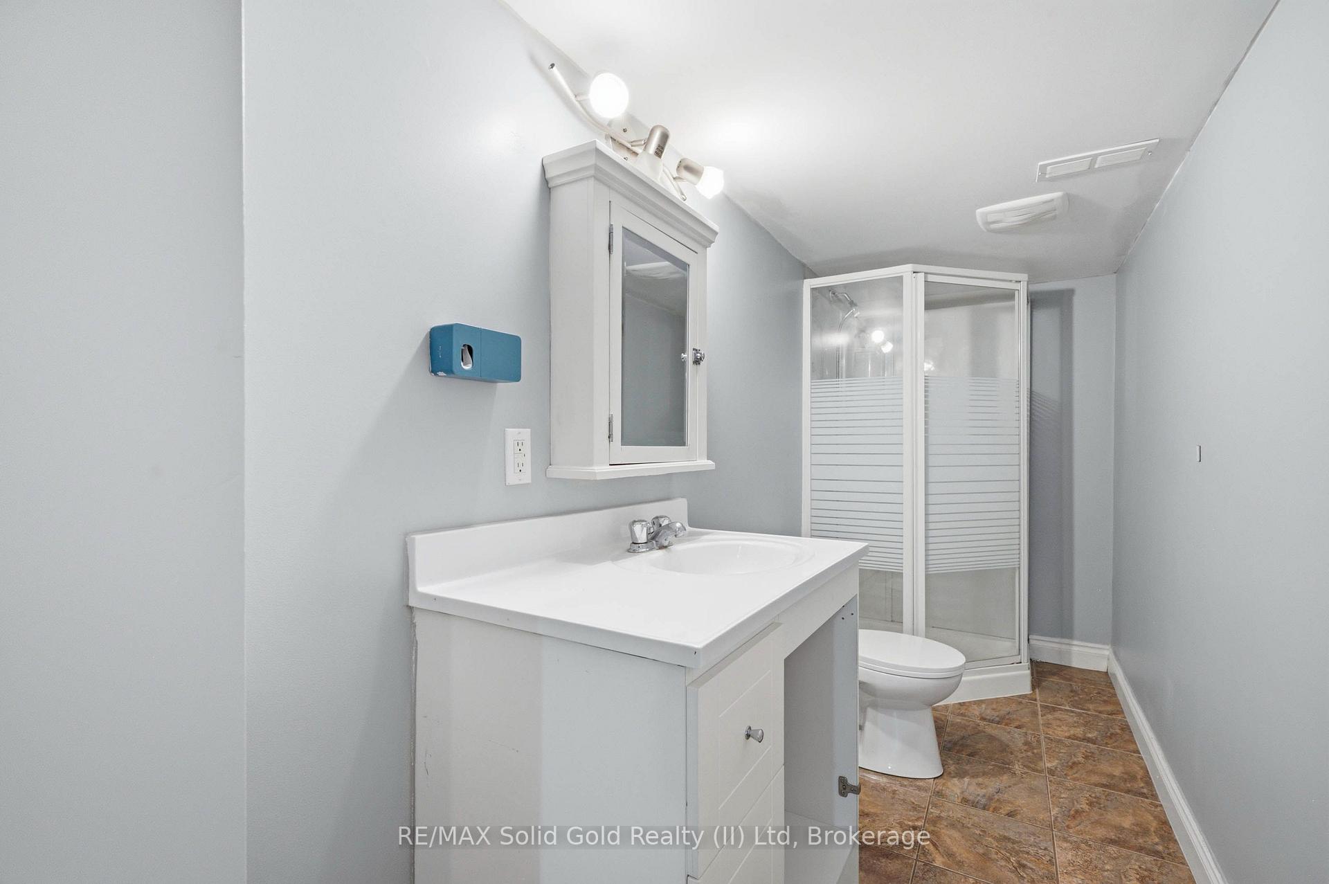 Photo 38 of 324 Beaumont Crescent, Kitchener, Idlewood — HOMEH