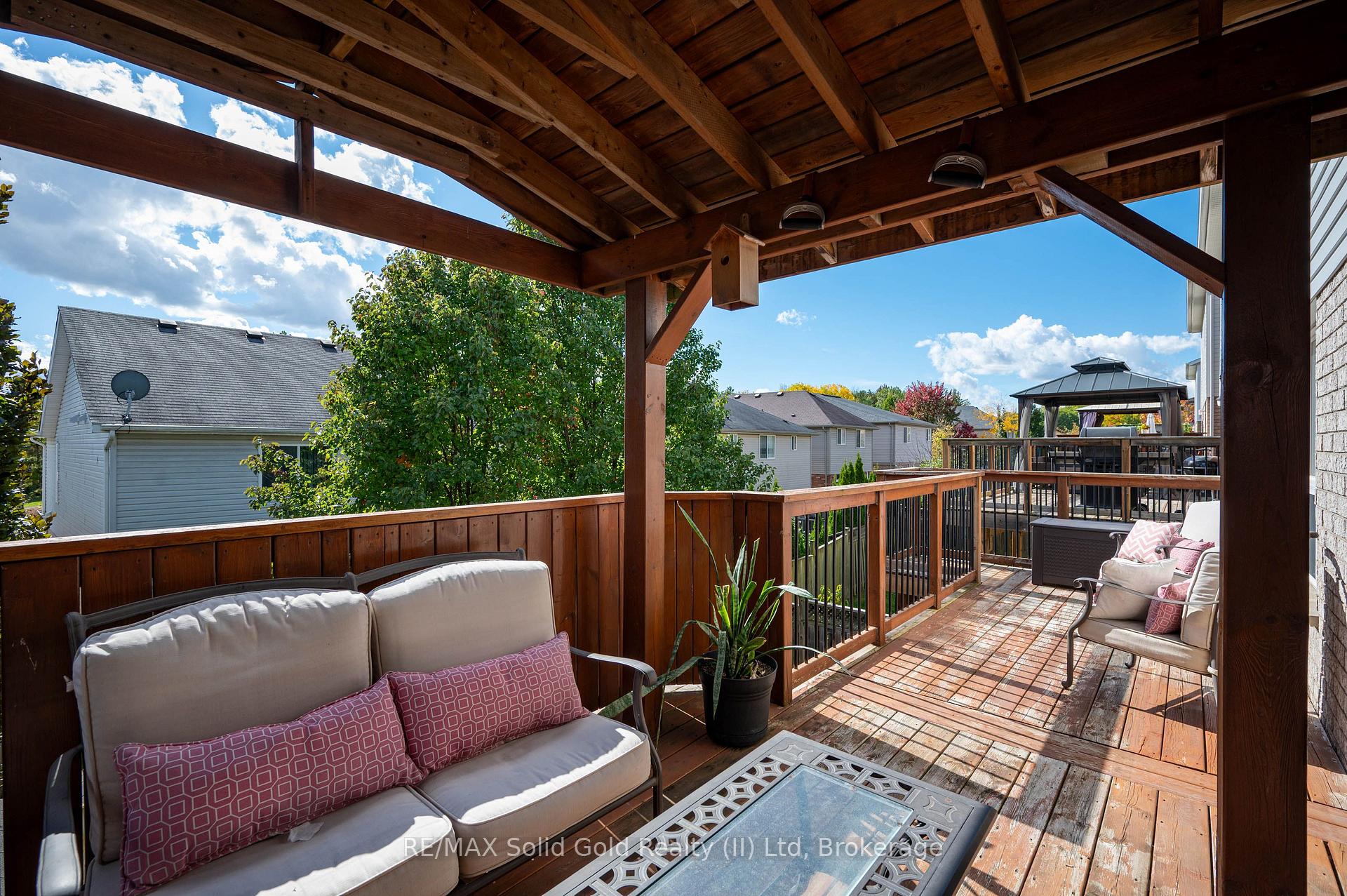 Photo 40 of 324 Beaumont Crescent, Kitchener, Idlewood — HOMEH