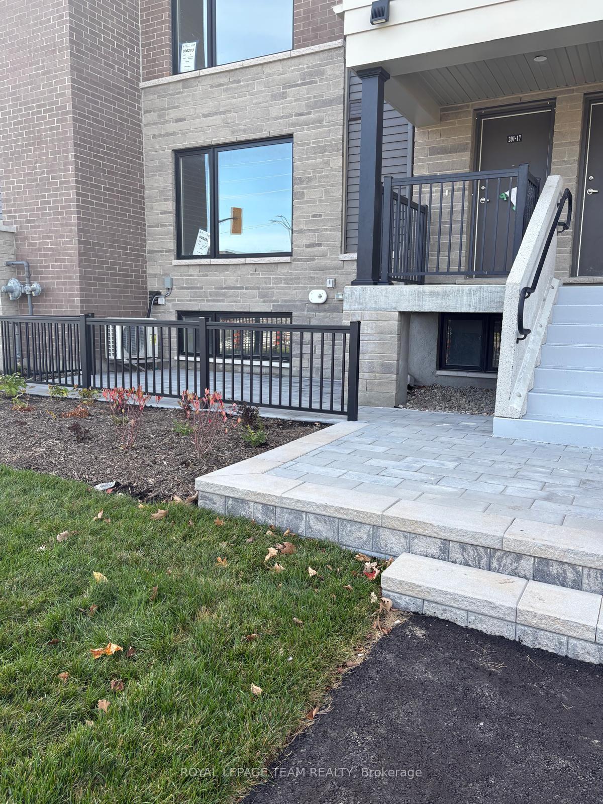 Photo 2 of Unit 17, 201 Glenroy Gilbert Drive, Ottawa, Barrhaven - Strandherd — HOMEH
